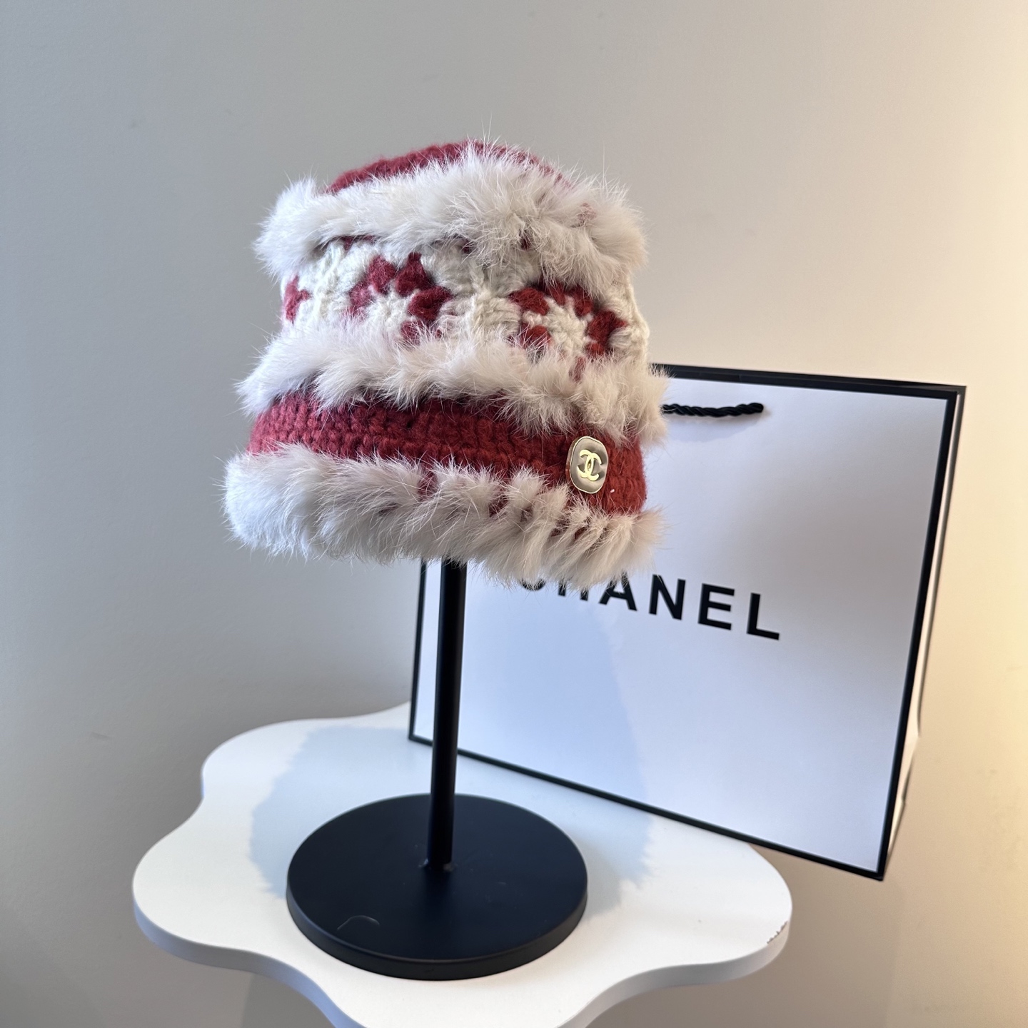  Chanel香奈儿新款 高品质香奈儿秋冬时尚潮品 手感超柔软舒适的针织线帽，弹性极佳！