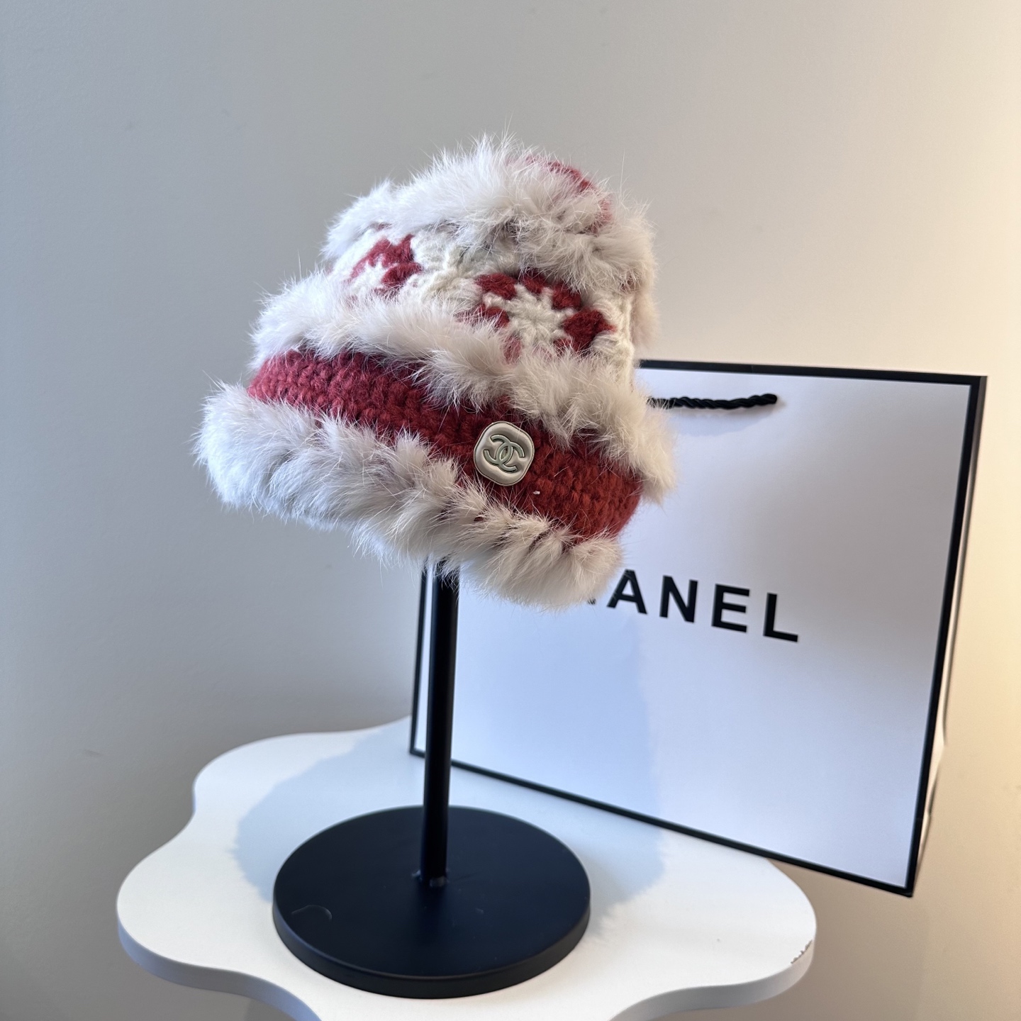  Chanel香奈儿新款 高品质香奈儿秋冬时尚潮品 手感超柔软舒适的针织线帽，弹性极佳！