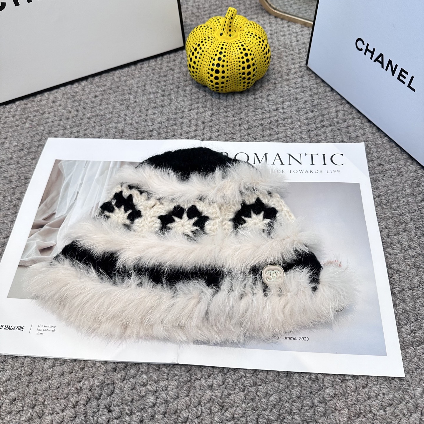  Chanel香奈儿新款 高品质香奈儿秋冬时尚潮品 手感超柔软舒适的针织线帽，弹性极佳！