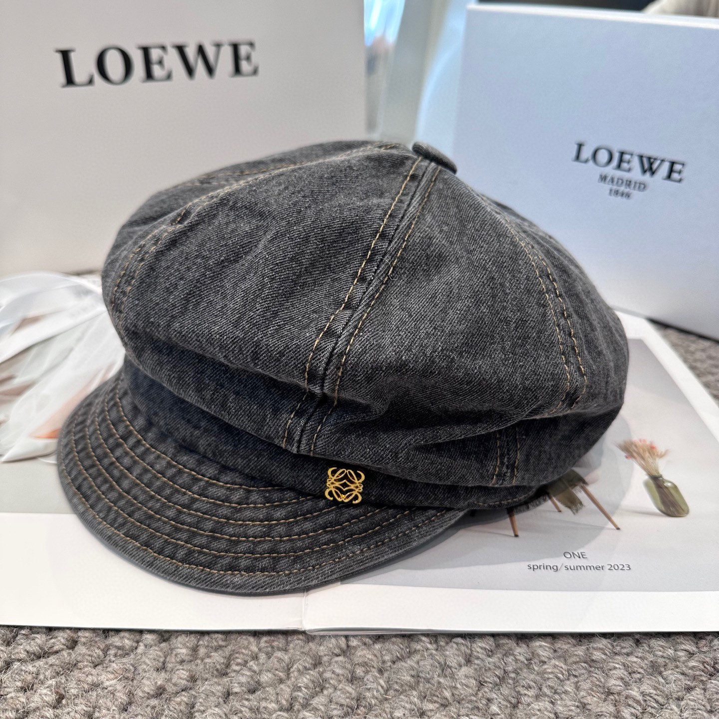  Loewe罗意威 新款复古水洗牛仔八角帽 ，高版本原单品质 简约经典logo，质感超级赞👍，精致大牌范