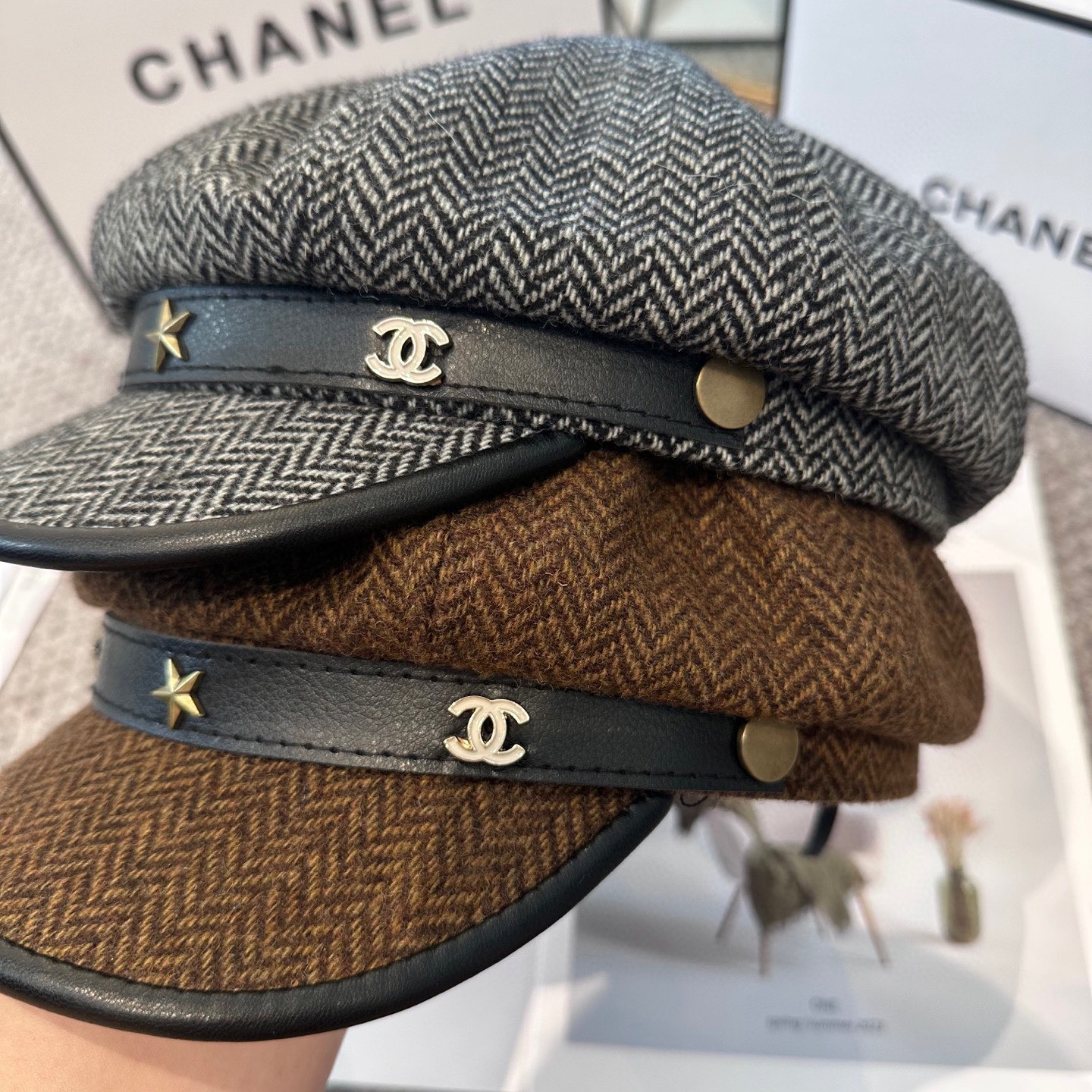 CHANEL 香奈儿 新款铆钉五角星⭐️八角帽 ，高版本原单品质 简约经典logo，质感超级赞👍，精致大