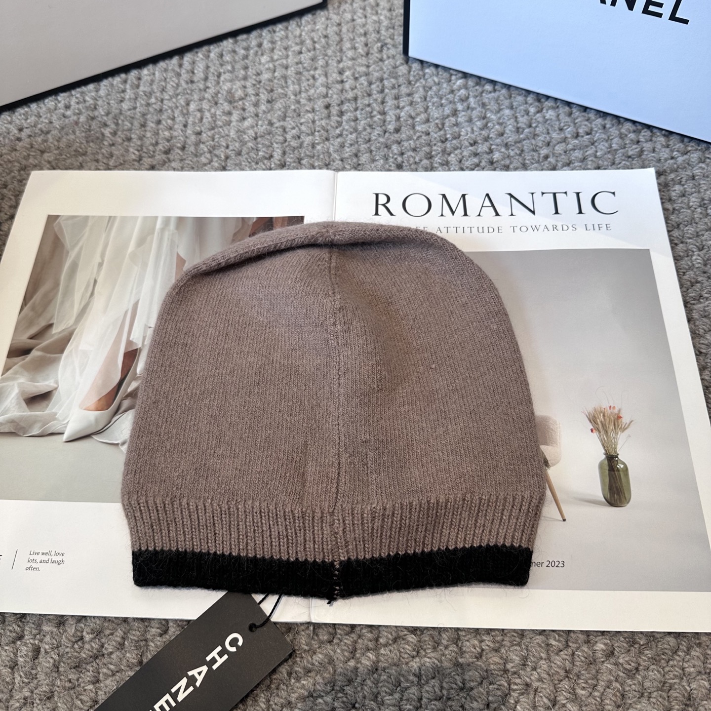 Chanel官网品质香奈儿秋冬网红时尚博主推荐款毛线帽，小红书爆款，手感超柔软舒适的针织线帽，弹性极佳！