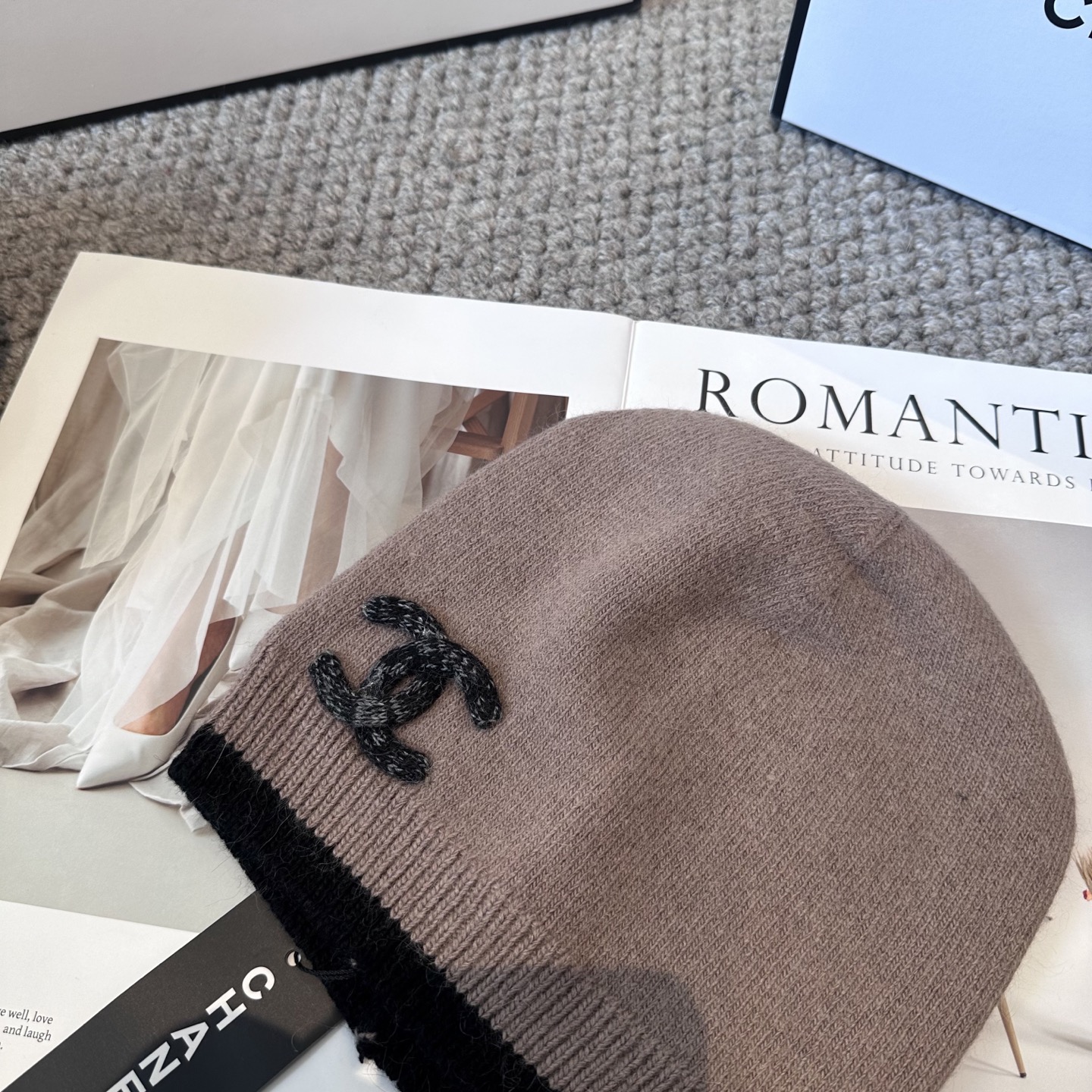 Chanel官网品质香奈儿秋冬网红时尚博主推荐款毛线帽，小红书爆款，手感超柔软舒适的针织线帽，弹性极佳！