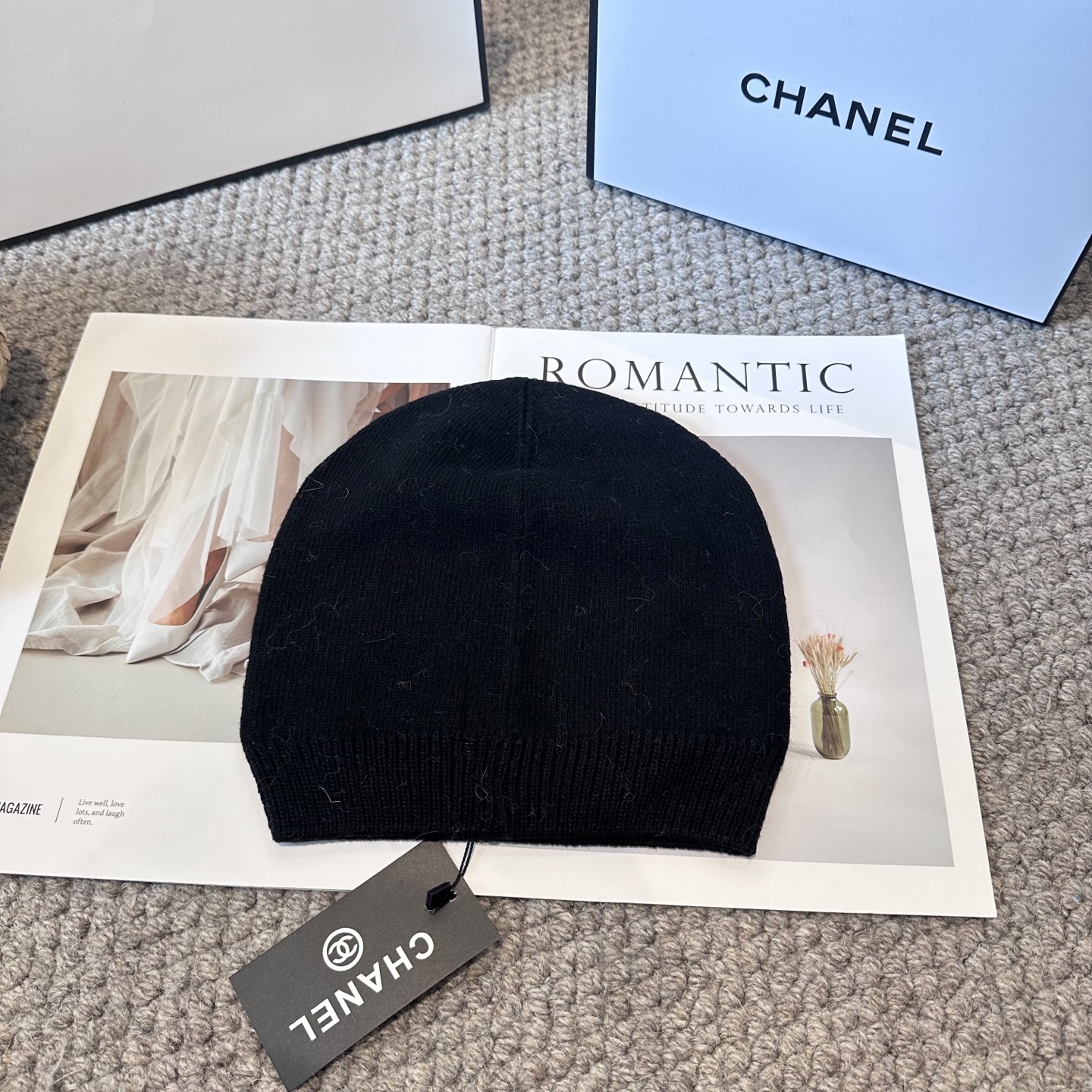 Chanel官网品质香奈儿秋冬网红时尚博主推荐款毛线帽，小红书爆款，手感超柔软舒适的针织线帽，弹性极佳！