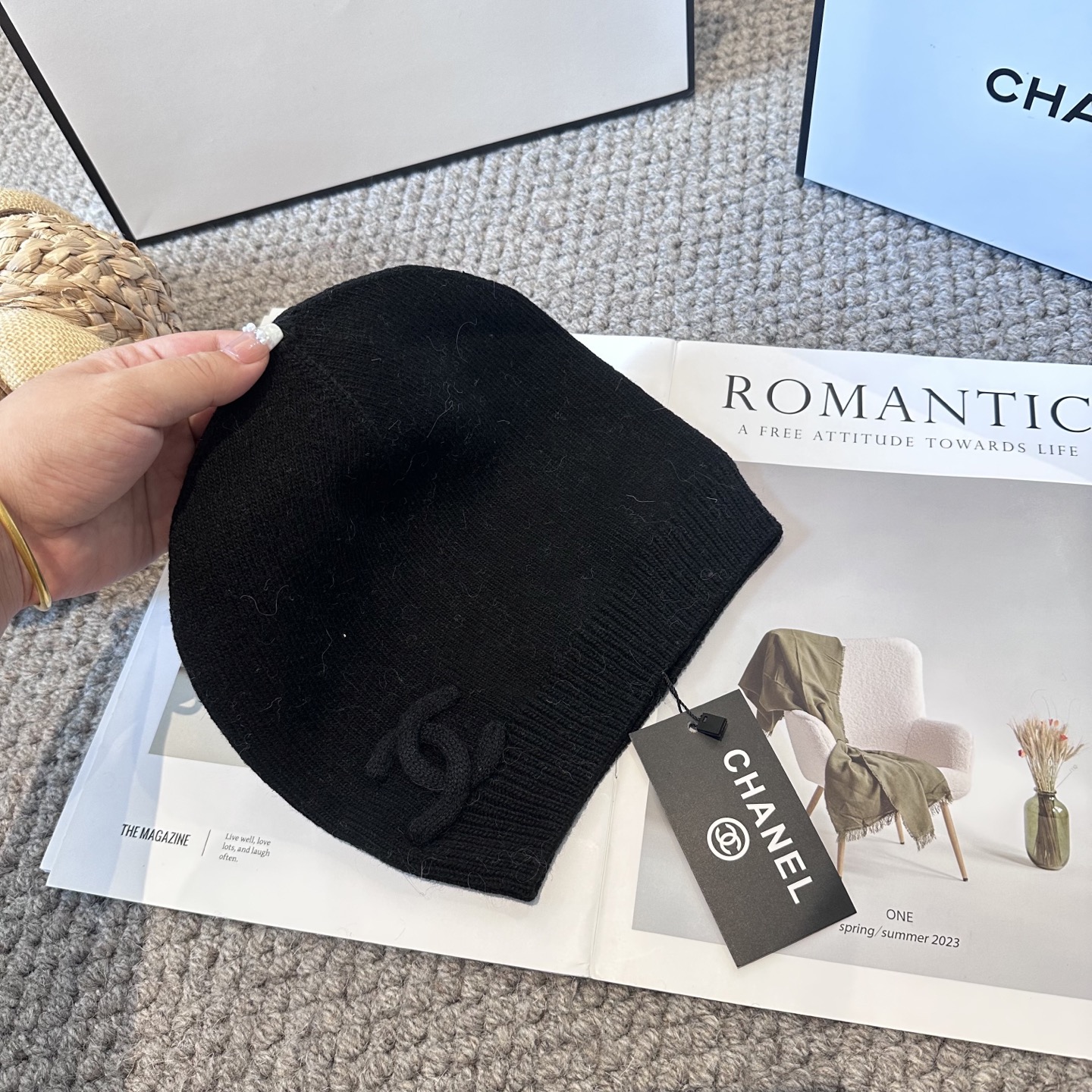 Chanel官网品质香奈儿秋冬网红时尚博主推荐款毛线帽，小红书爆款，手感超柔软舒适的针织线帽，弹性极佳！