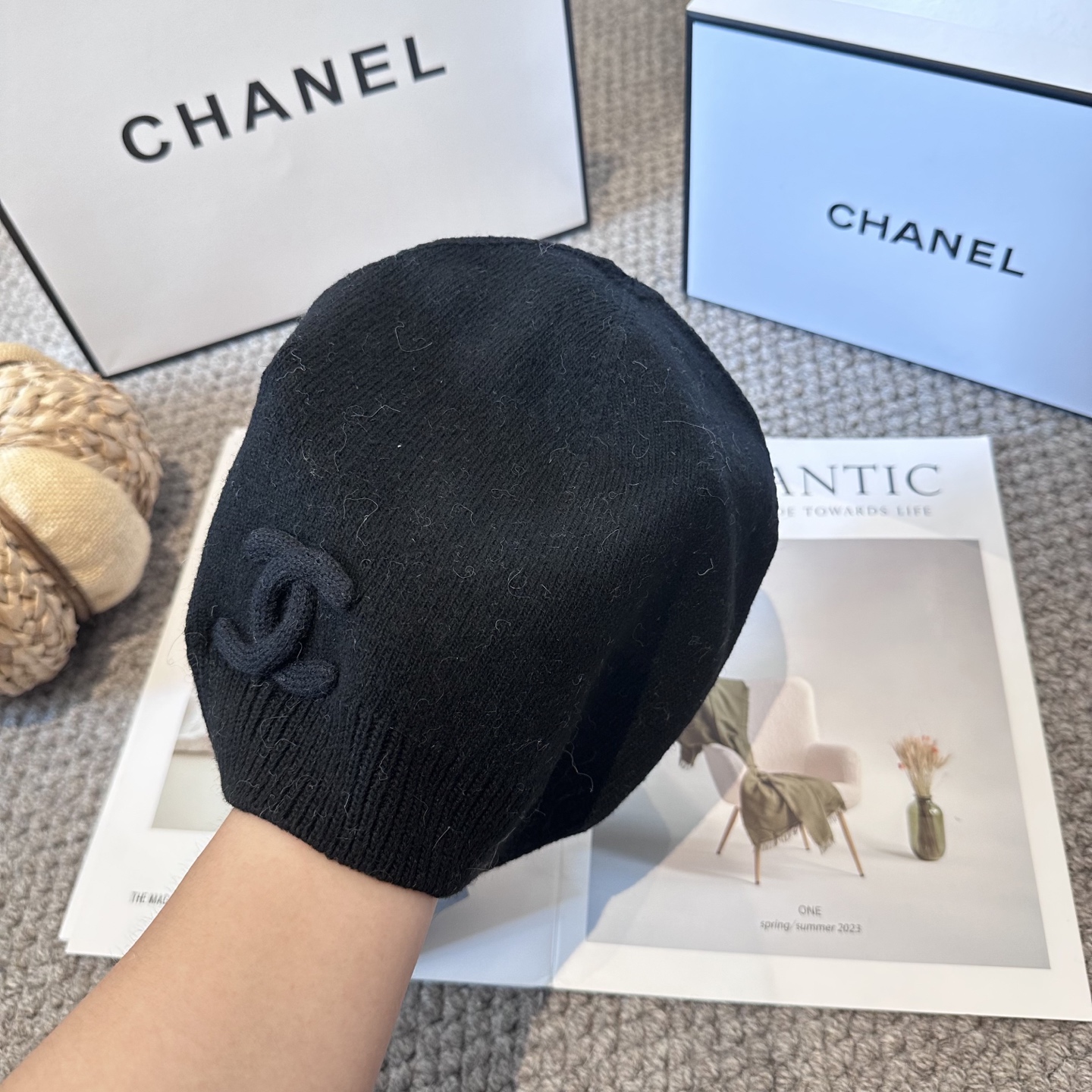 Chanel官网品质香奈儿秋冬网红时尚博主推荐款毛线帽，小红书爆款，手感超柔软舒适的针织线帽，弹性极佳！