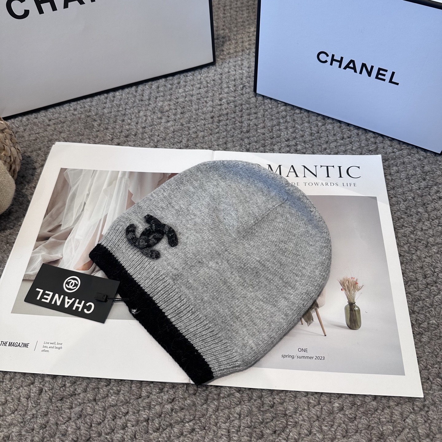 Chanel官网品质香奈儿秋冬网红时尚博主推荐款毛线帽，小红书爆款，手感超柔软舒适的针织线帽，弹性极佳！