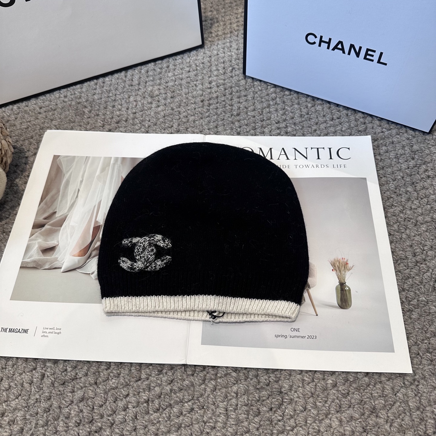 Chanel官网品质香奈儿秋冬网红时尚博主推荐款毛线帽，小红书爆款，手感超柔软舒适的针织线帽，弹性极佳！