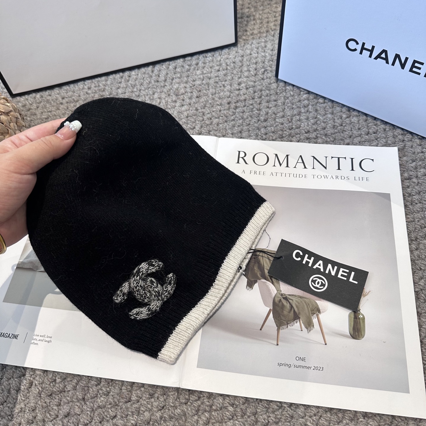 Chanel官网品质香奈儿秋冬网红时尚博主推荐款毛线帽，小红书爆款，手感超柔软舒适的针织线帽，弹性极佳！