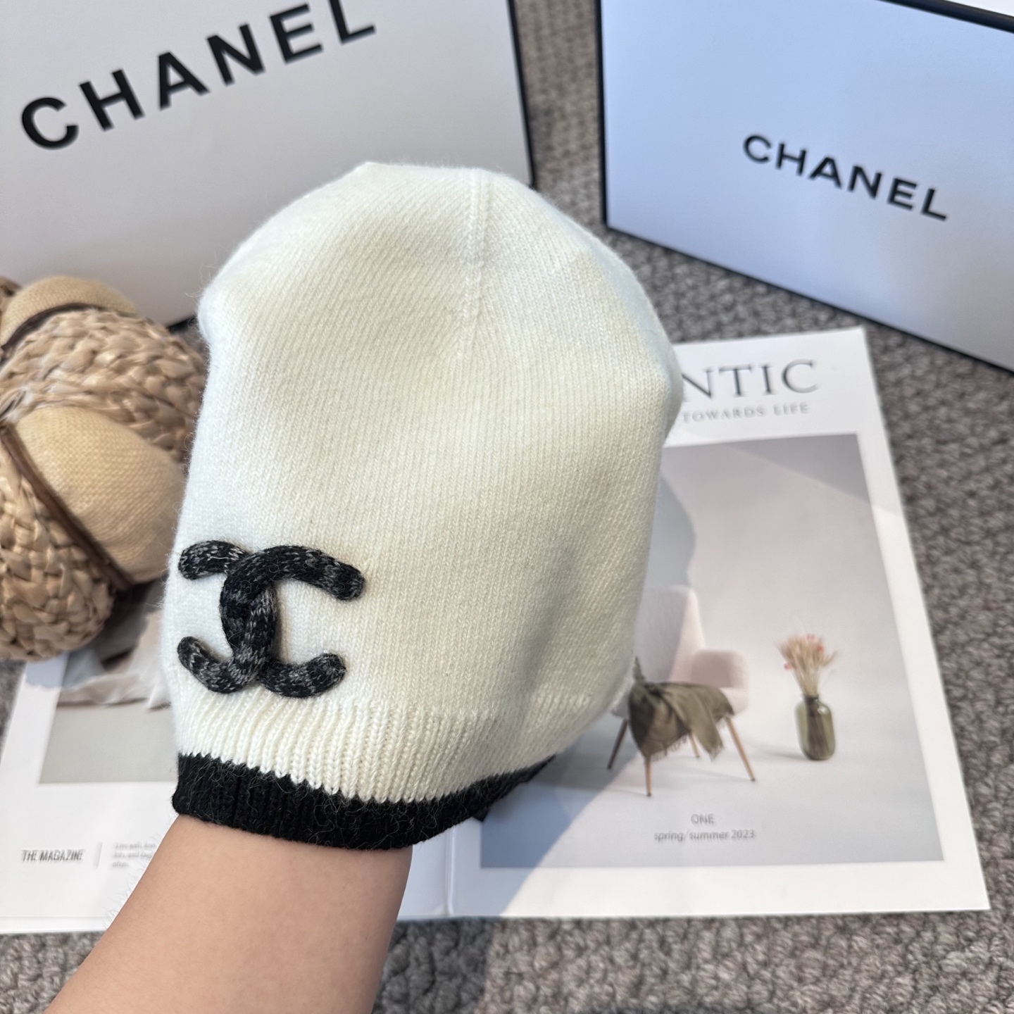 Chanel官网品质香奈儿秋冬网红时尚博主推荐款毛线帽，小红书爆款，手感超柔软舒适的针织线帽，弹性极佳！