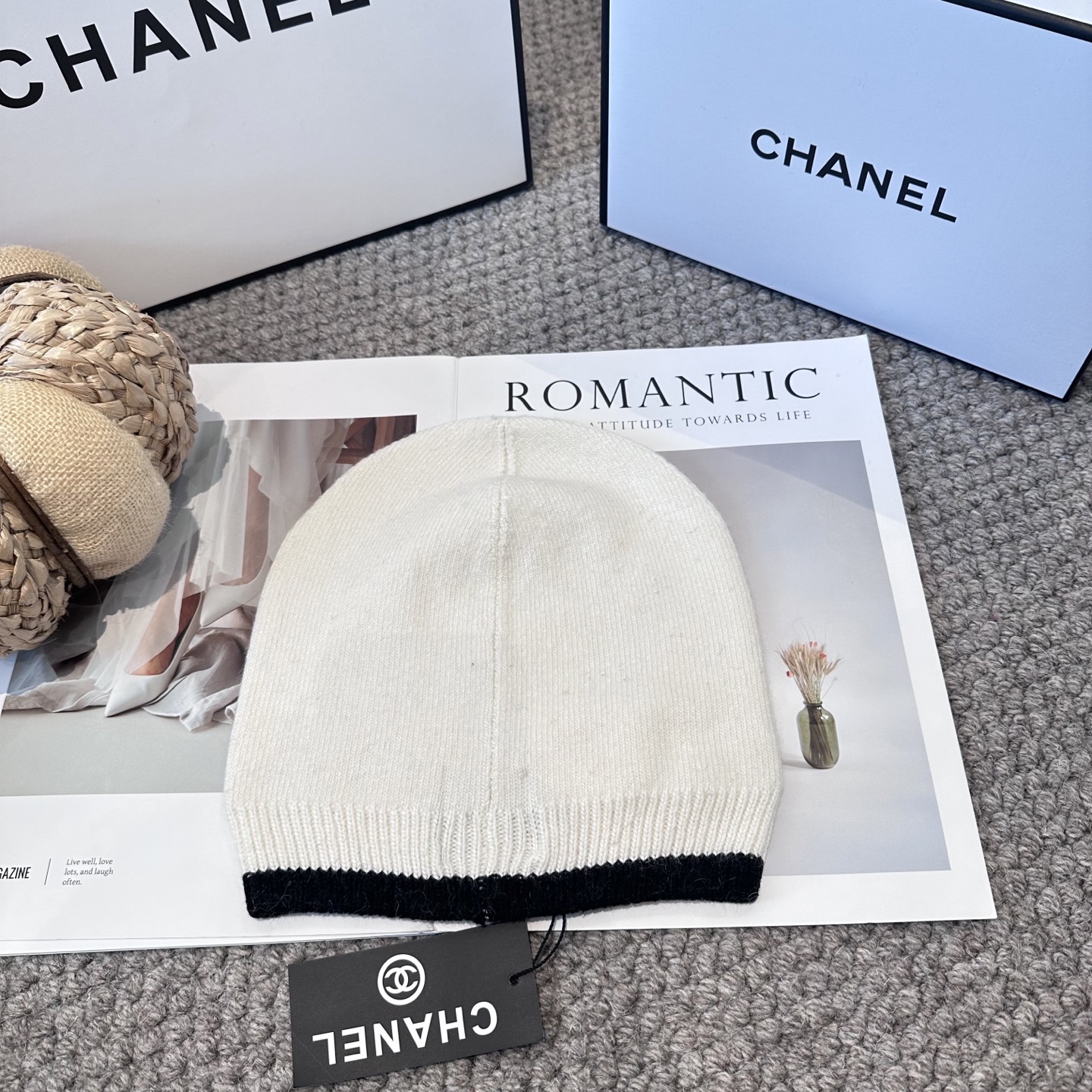 Chanel官网品质香奈儿秋冬网红时尚博主推荐款毛线帽，小红书爆款，手感超柔软舒适的针织线帽，弹性极佳！