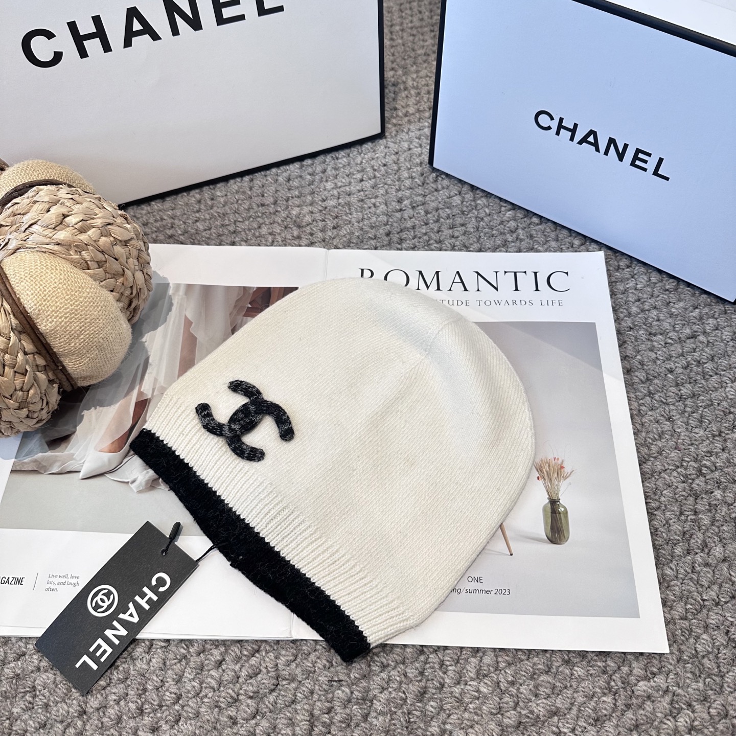 Chanel官网品质香奈儿秋冬网红时尚博主推荐款毛线帽，小红书爆款，手感超柔软舒适的针织线帽，弹性极佳！