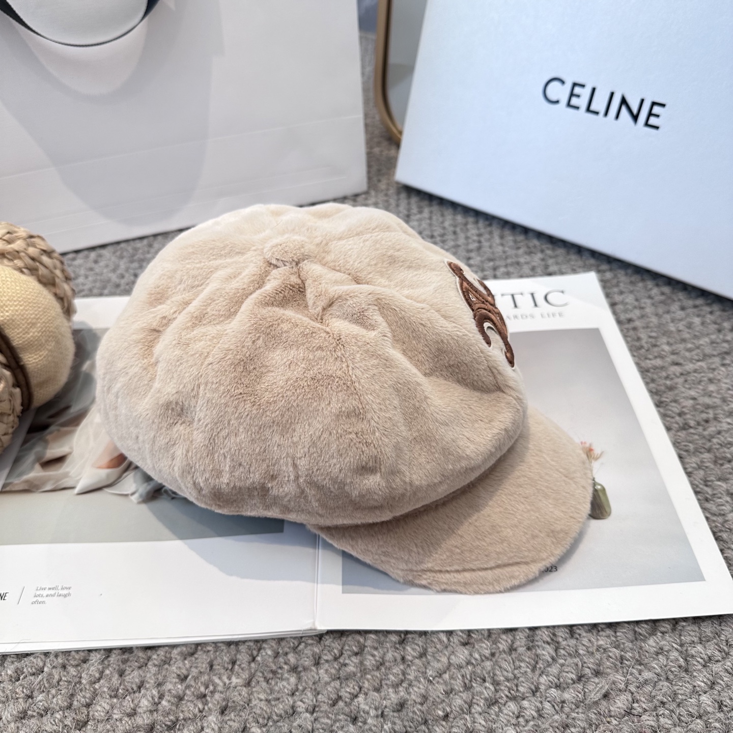 CELINE赛琳韩版八角帽女秋冬加厚保暖毛绒帽子时尚休闲仿兔毛绒潮流时尚
