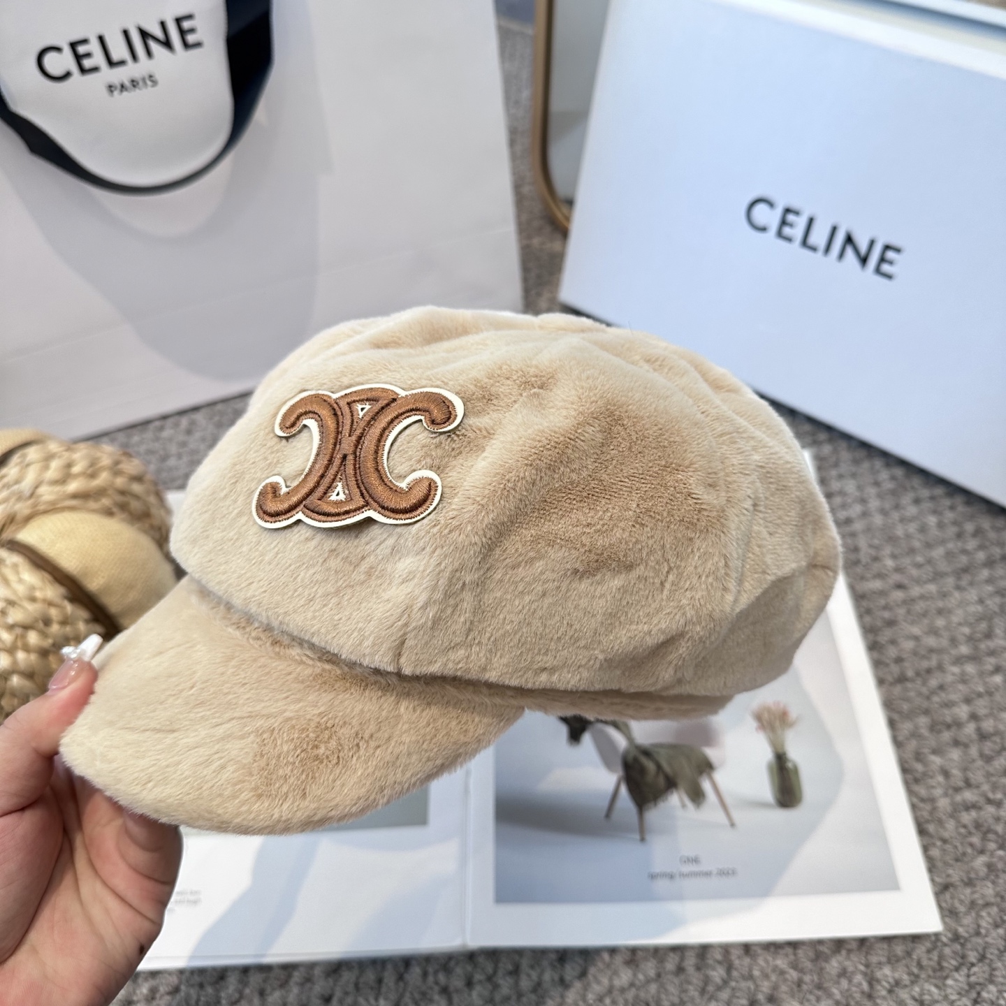 CELINE赛琳韩版八角帽女秋冬加厚保暖毛绒帽子时尚休闲仿兔毛绒潮流时尚