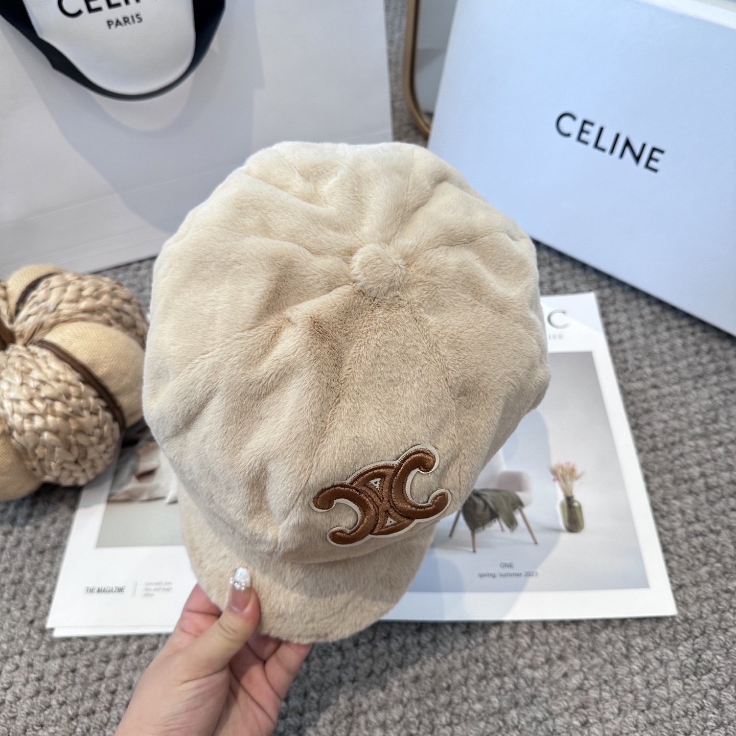 CELINE赛琳韩版八角帽女秋冬加厚保暖毛绒帽子时尚休闲仿兔毛绒潮流时尚