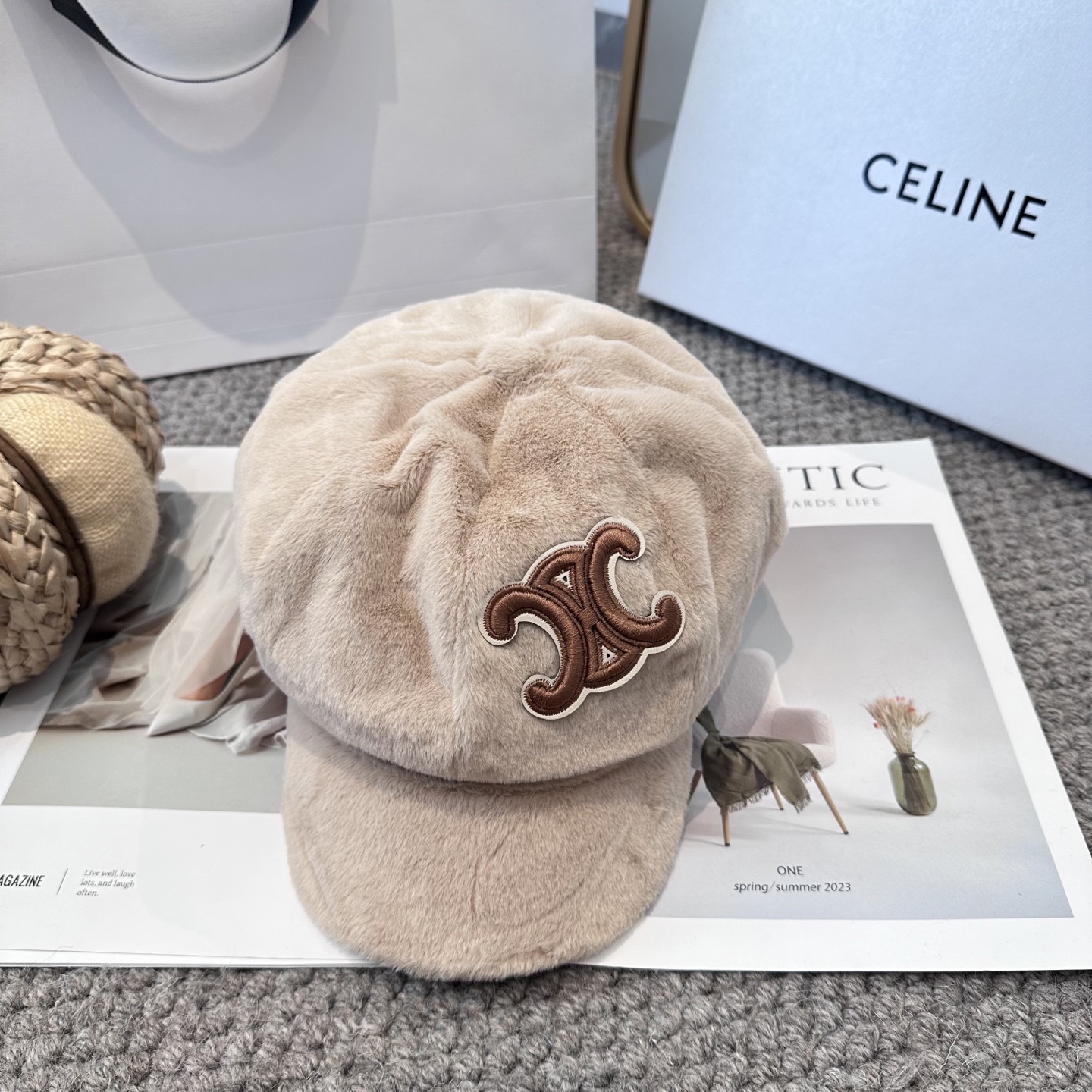 CELINE赛琳韩版八角帽女秋冬加厚保暖毛绒帽子时尚休闲仿兔毛绒潮流时尚