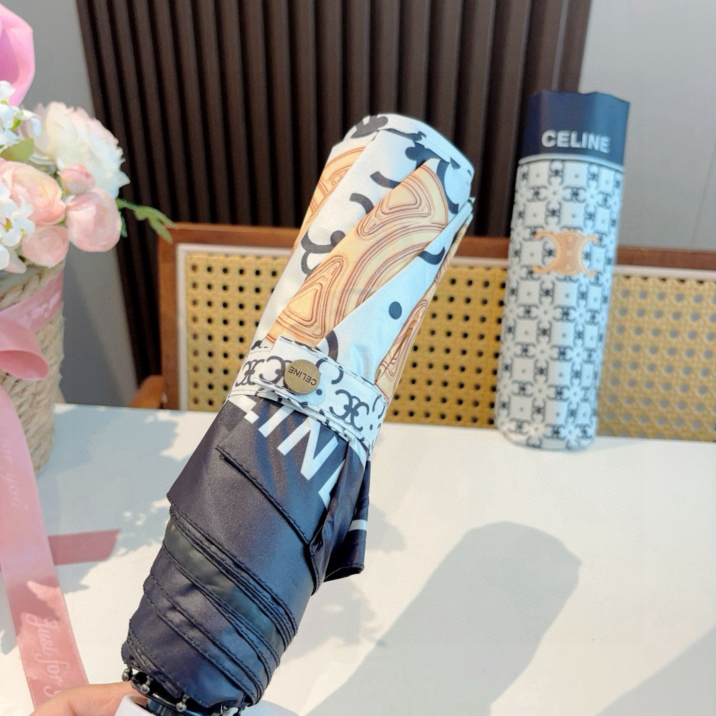  Céline 赛琳 凯旋门新款 三折自动折叠晴雨伞 选用台湾进口UV防紫外线伞布 原单代工级品质 