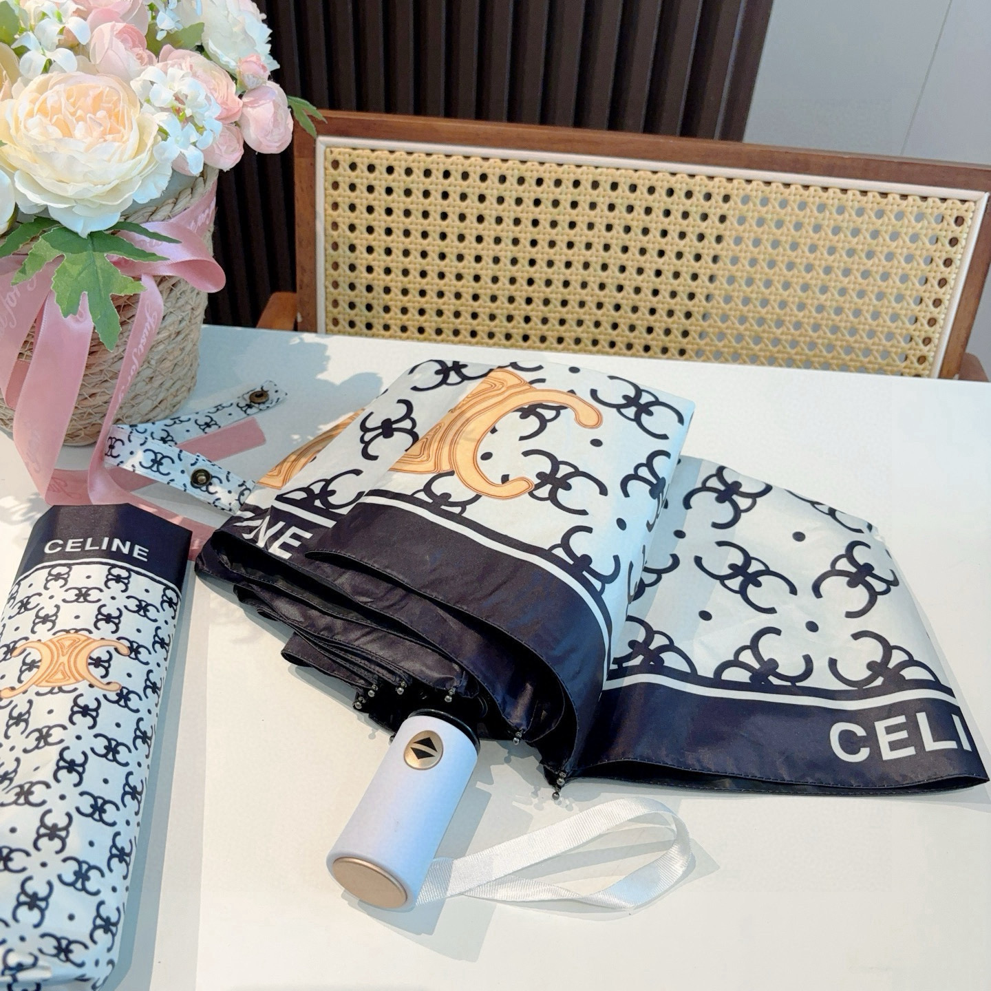  Céline 赛琳 凯旋门新款 三折自动折叠晴雨伞 选用台湾进口UV防紫外线伞布 原单代工级品质 