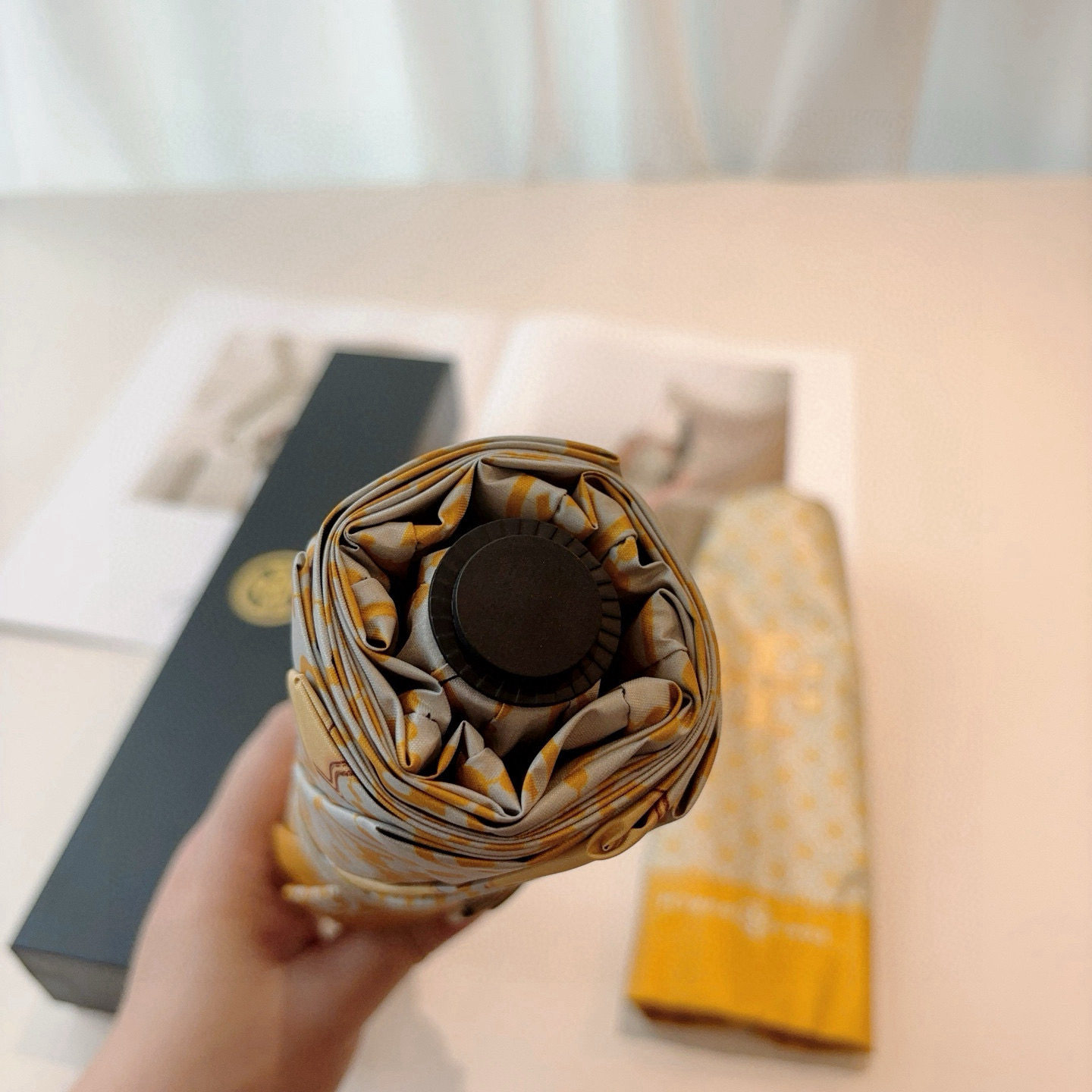 Tory Burch（托里伯奇）三折全自动开收黑胶遮阳防晒 UV晴雨伞 缩骨遮雨伞玫瑰玫瑰独家首发！给