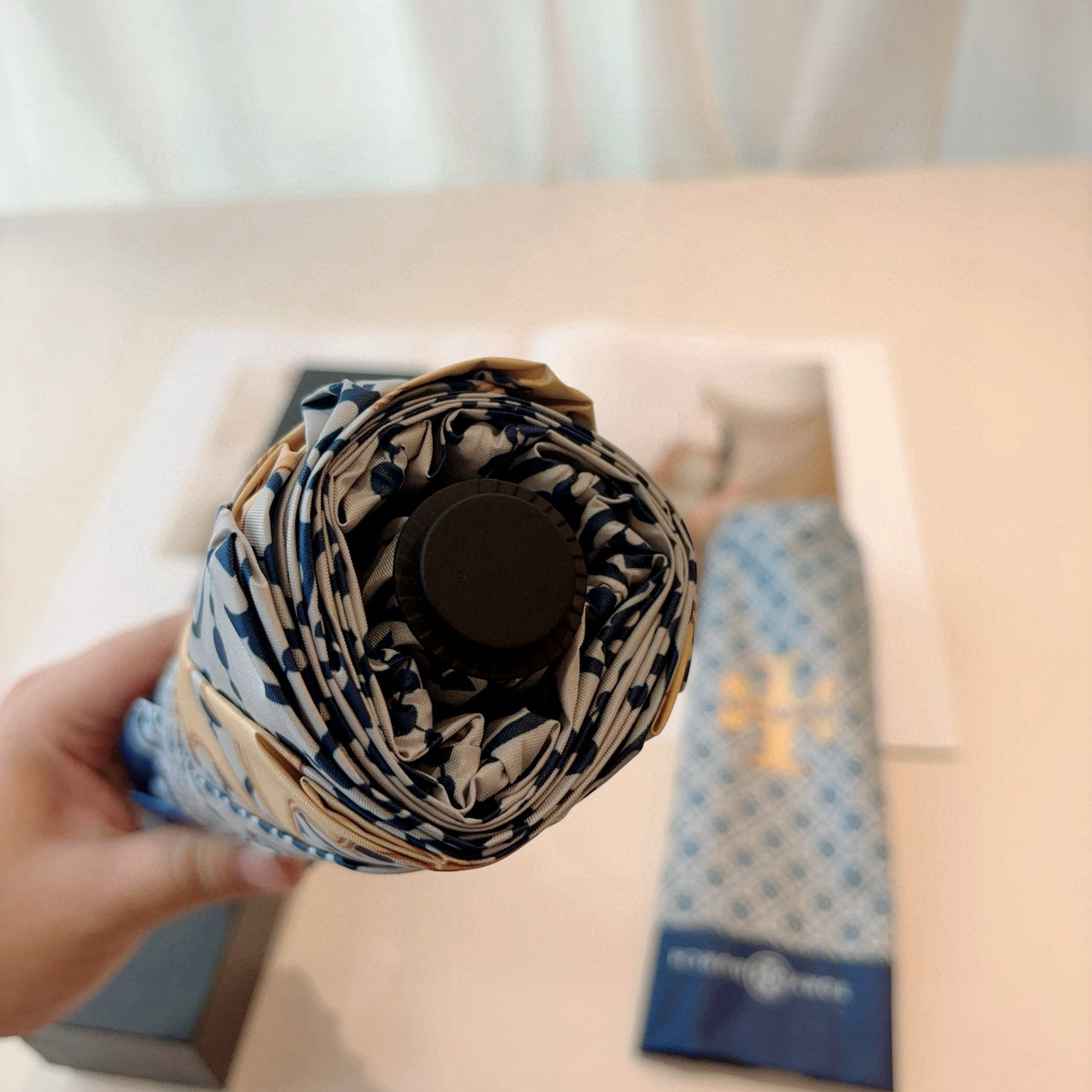  Tory Burch（托里伯奇）三折全自动开收黑胶遮阳防晒 UV晴雨伞 缩骨遮雨伞玫瑰玫瑰独家首发！给