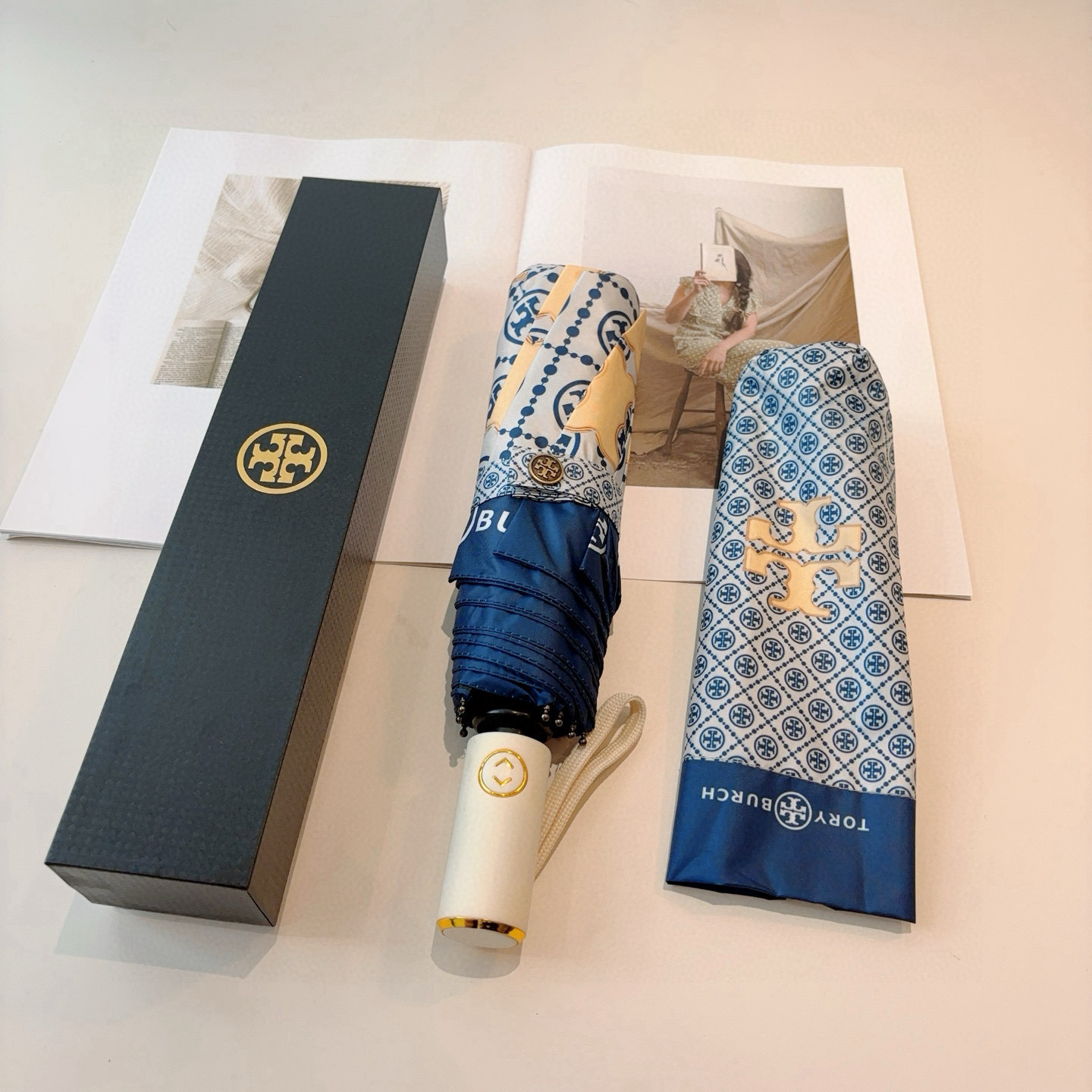  Tory Burch（托里伯奇）三折全自动开收黑胶遮阳防晒 UV晴雨伞 缩骨遮雨伞玫瑰玫瑰独家首发！给