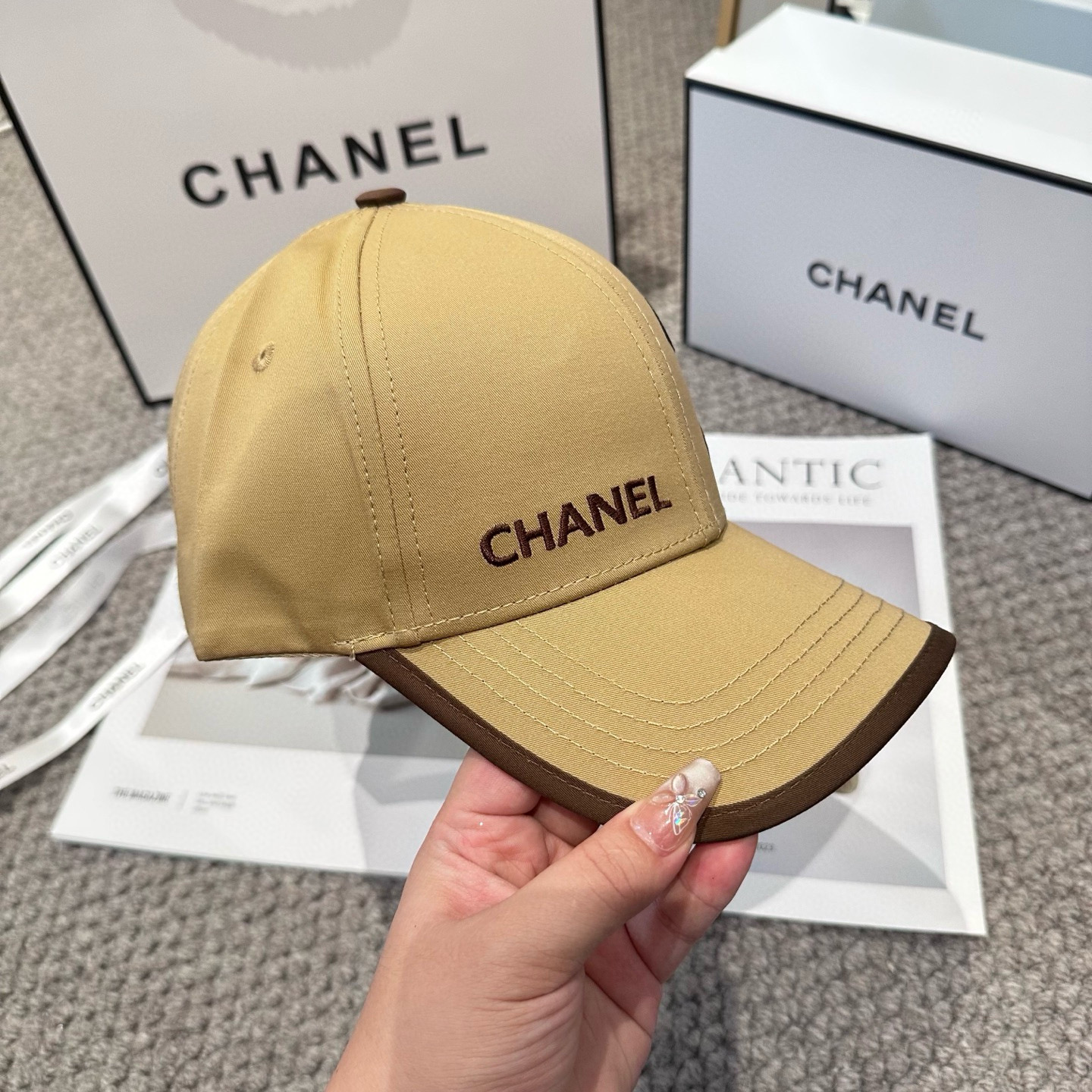   CHANEL香奈儿 新款简约刺绣logo棒球帽，新款出货，大牌款超好搭配，赶紧入手！4色