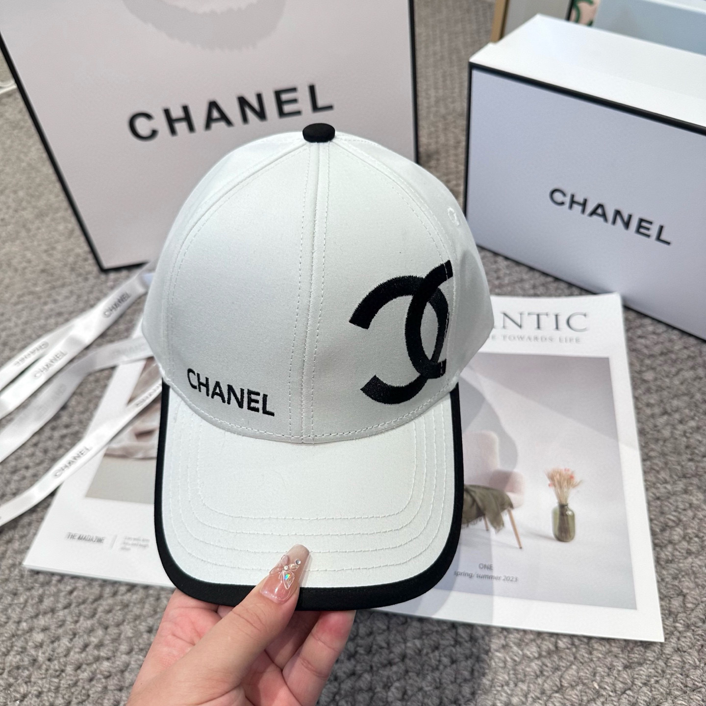   CHANEL香奈儿 新款简约刺绣logo棒球帽，新款出货，大牌款超好搭配，赶紧入手！4色