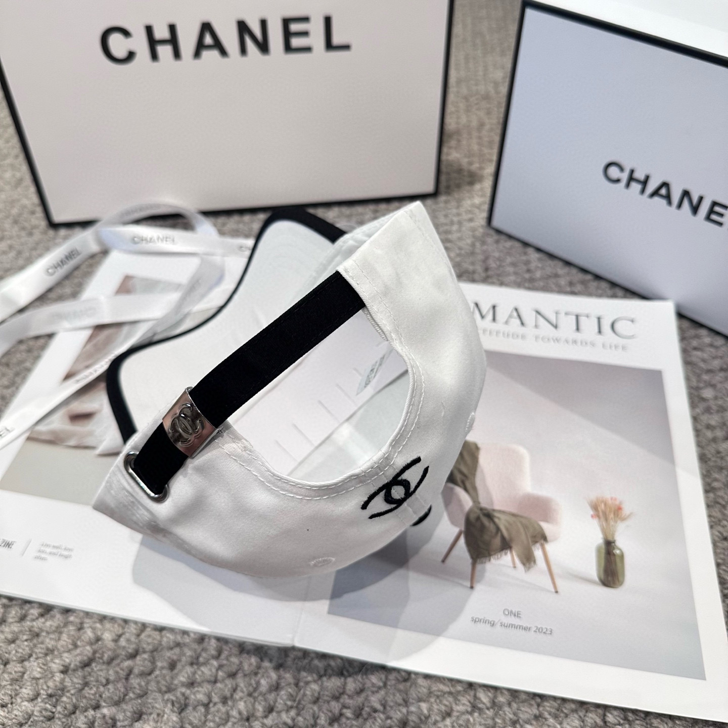   CHANEL香奈儿 新款简约刺绣logo棒球帽，新款出货，大牌款超好搭配，赶紧入手！4色