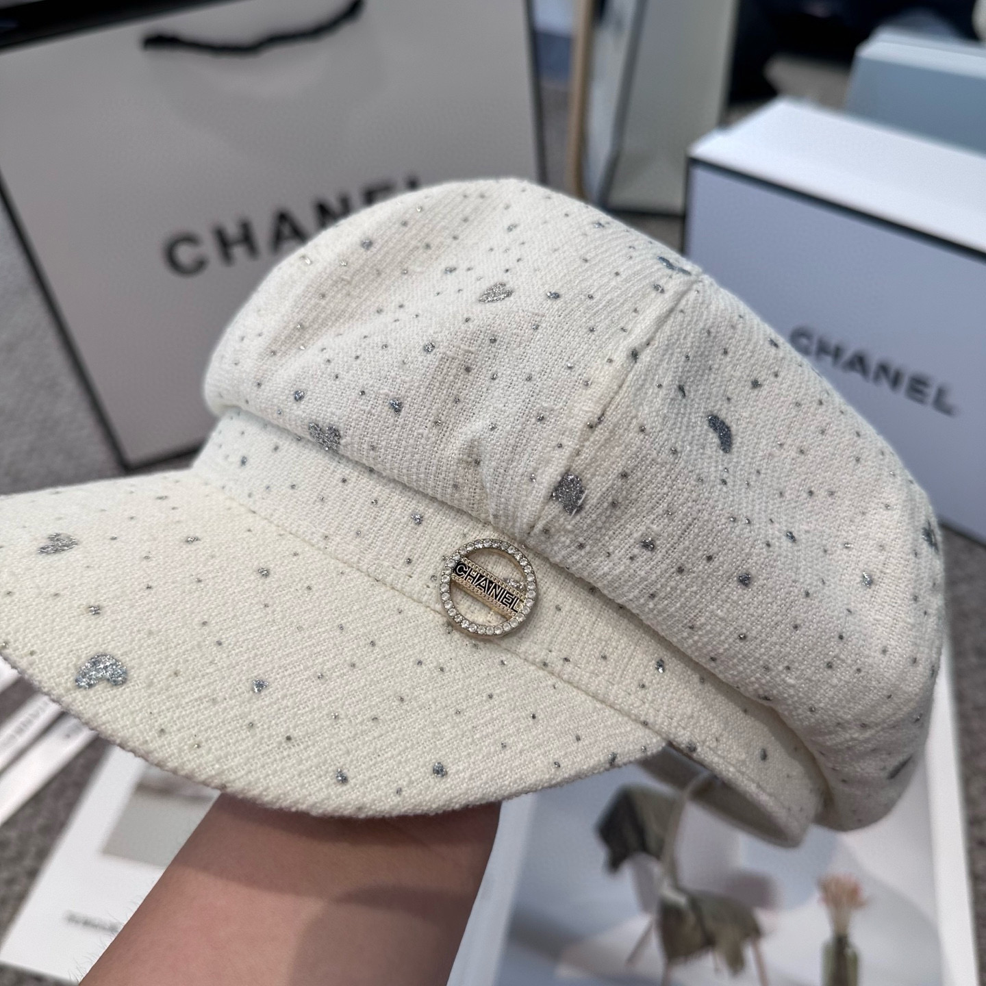  CHANEL 香奈儿 新款八角帽 ，高版本原单品质 简约经典logo，质感超级赞👍，精致大牌范，女神必