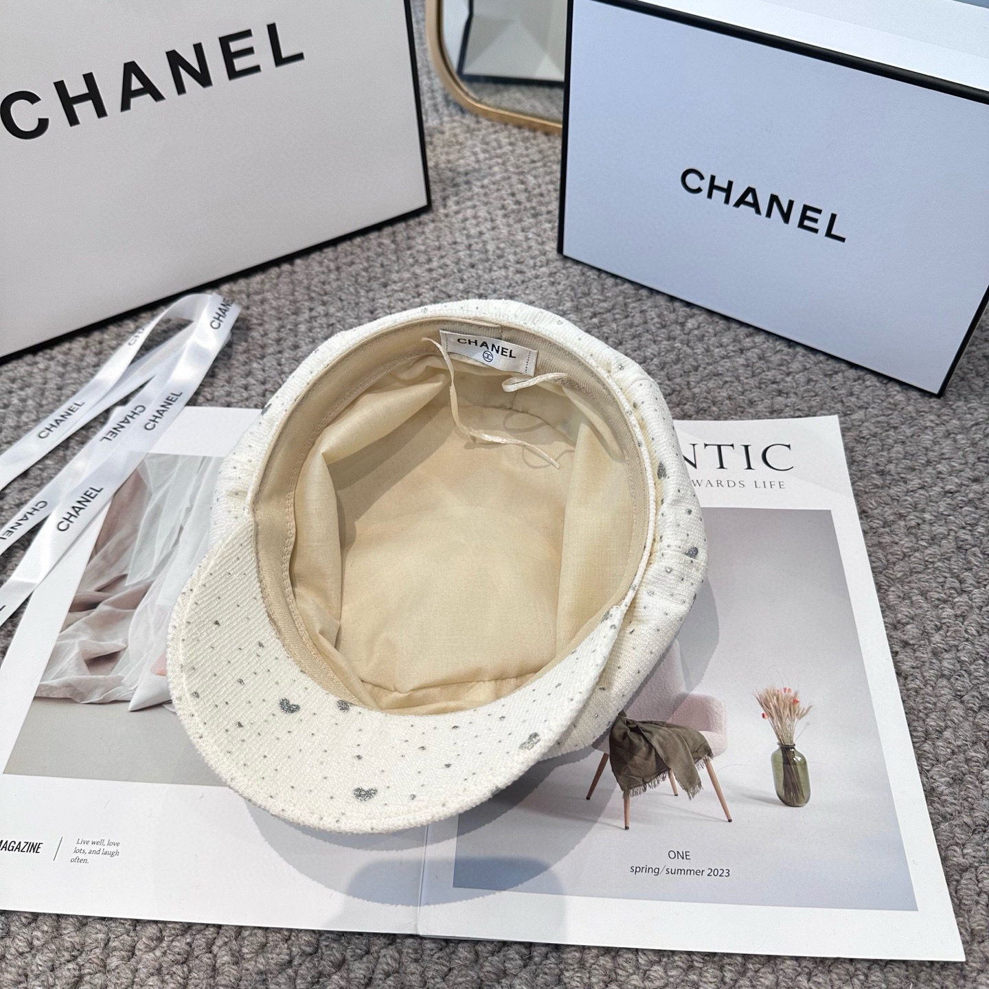  CHANEL 香奈儿 新款八角帽 ，高版本原单品质 简约经典logo，质感超级赞👍，精致大牌范，女神必