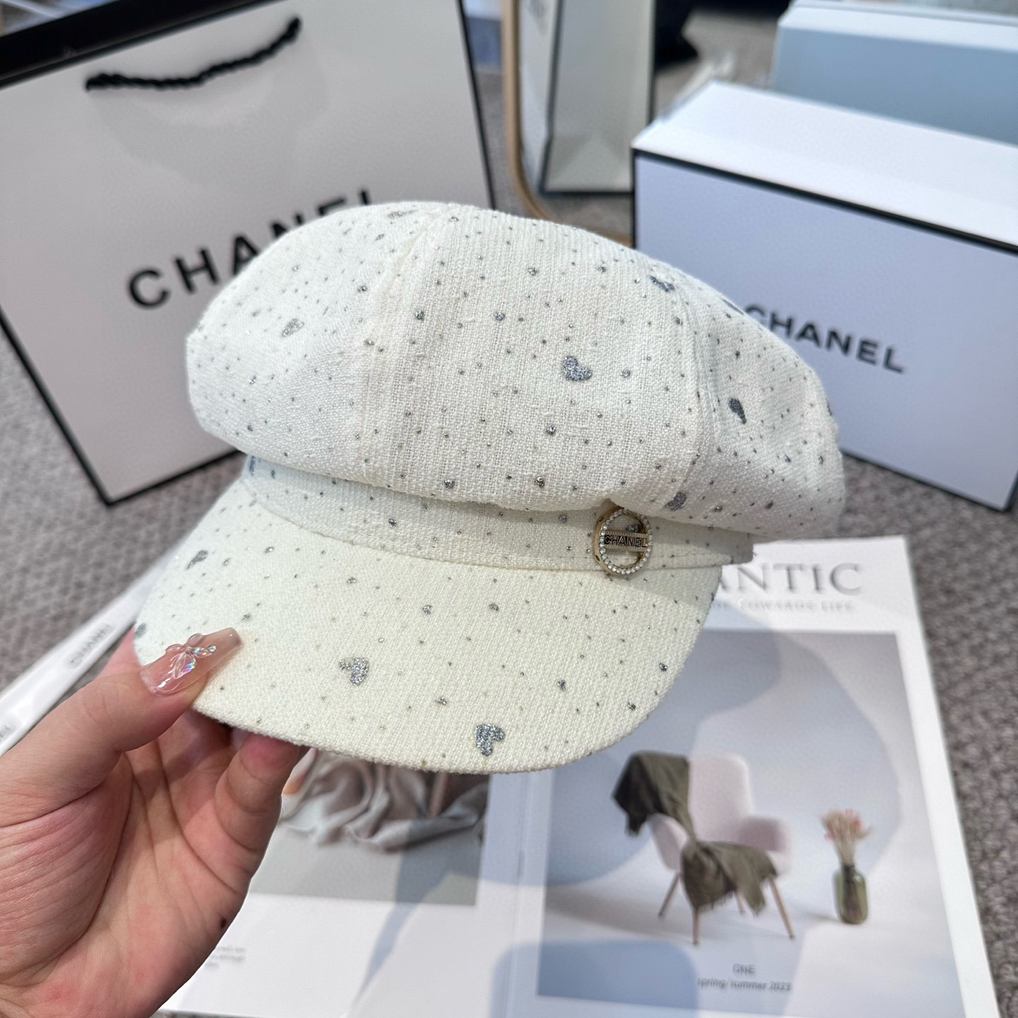  CHANEL 香奈儿 新款八角帽 ，高版本原单品质 简约经典logo，质感超级赞👍，精致大牌范，女神必