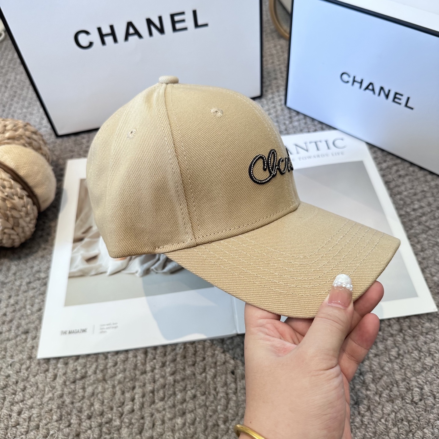   CHANEL香奈儿 新款简约刺绣logo棒球帽，新款出货，大牌款超好搭配，赶紧入手！