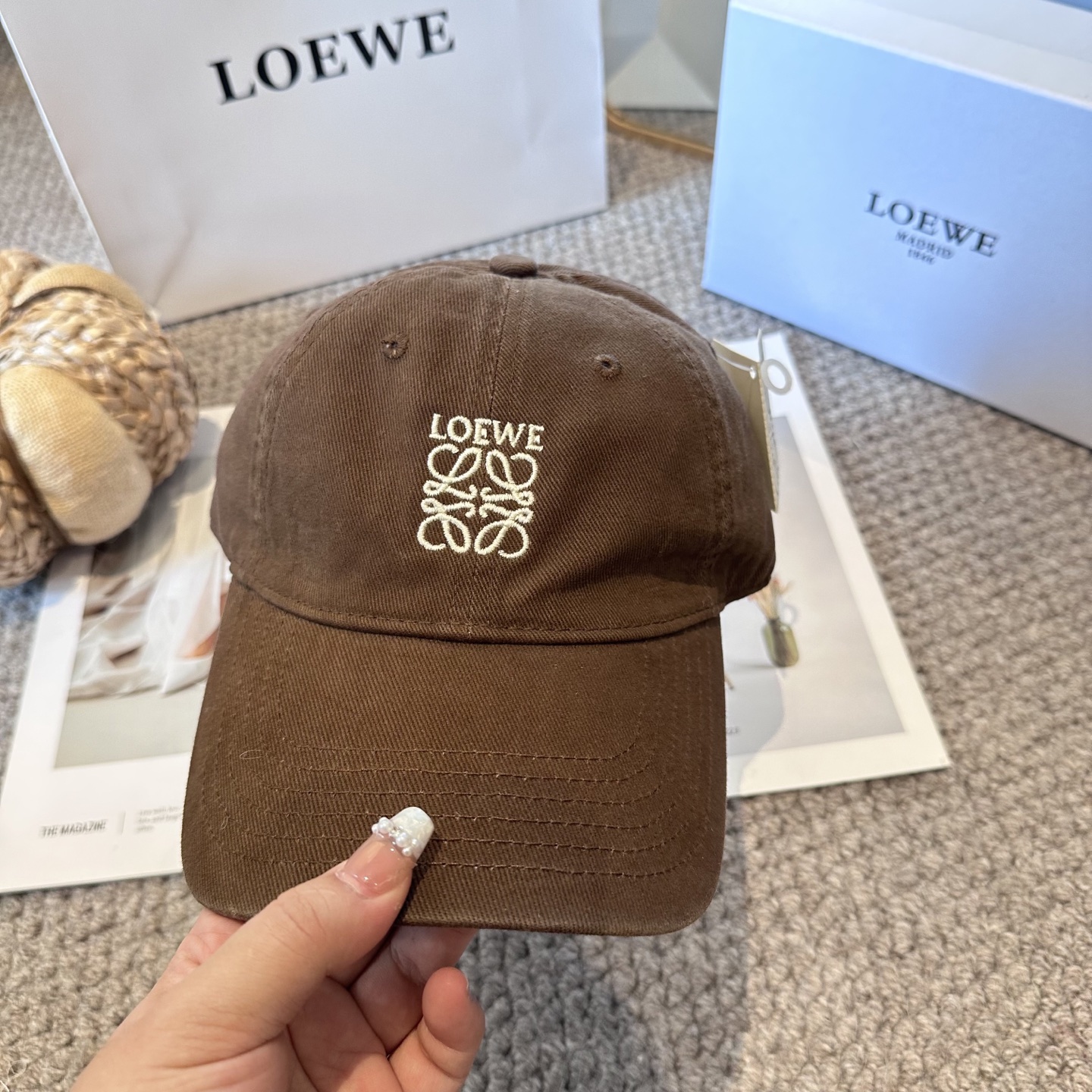  LOEWE【罗意威】新款刺绣棒球帽，专柜同步出货，大牌款超好搭配，赶紧入手