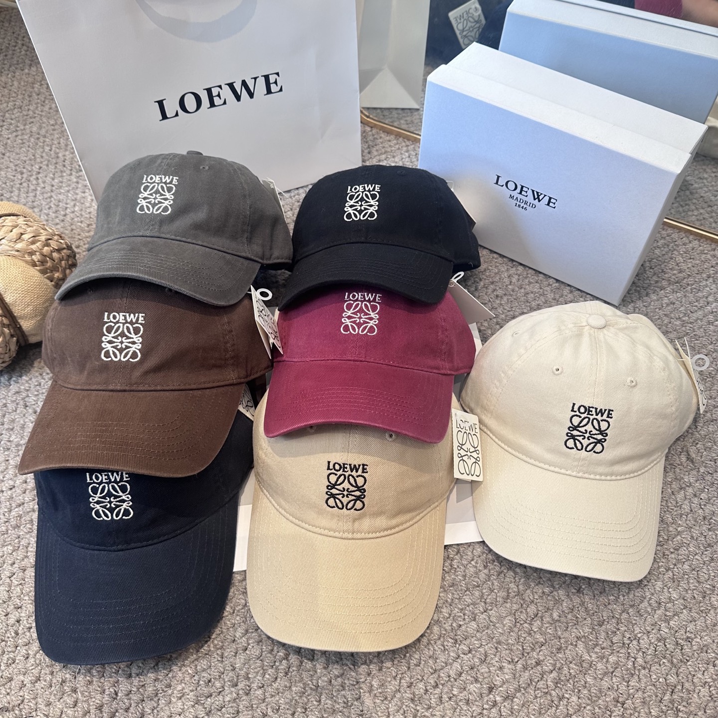  LOEWE【罗意威】新款刺绣棒球帽，专柜同步出货，大牌款超好搭配，赶紧入手