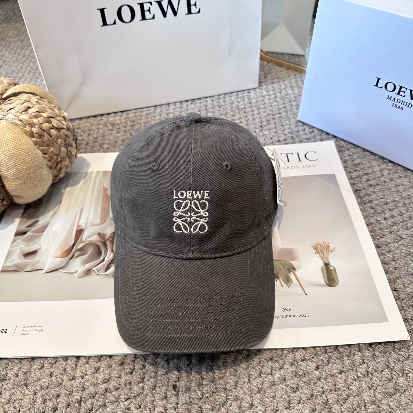 LOEWE【罗意威】新款刺绣棒球帽，专柜同步出货，大牌款超好搭配，赶紧入手