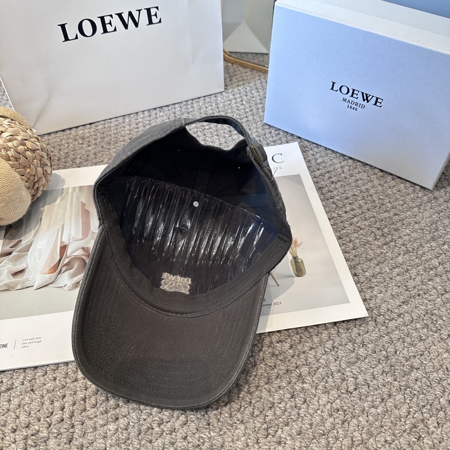 LOEWE【罗意威】新款刺绣棒球帽，专柜同步出货，大牌款超好搭配，赶紧入手