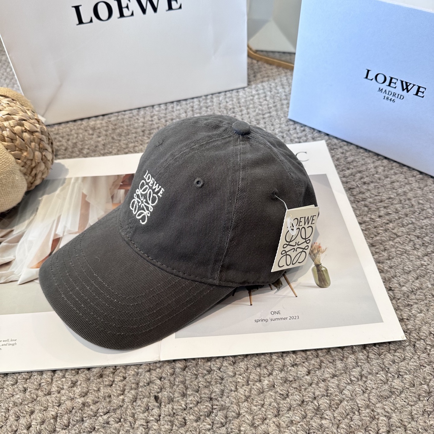 LOEWE【罗意威】新款刺绣棒球帽，专柜同步出货，大牌款超好搭配，赶紧入手