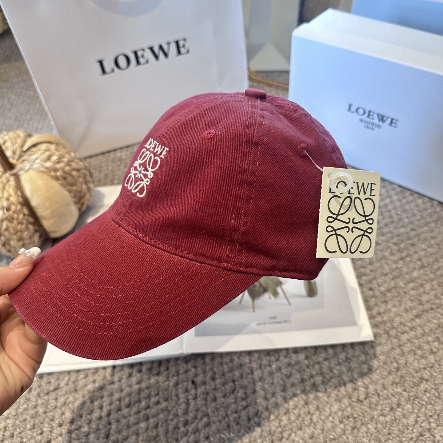  LOEWE【罗意威】新款刺绣棒球帽，专柜同步出货，大牌款超好搭配，赶紧入手