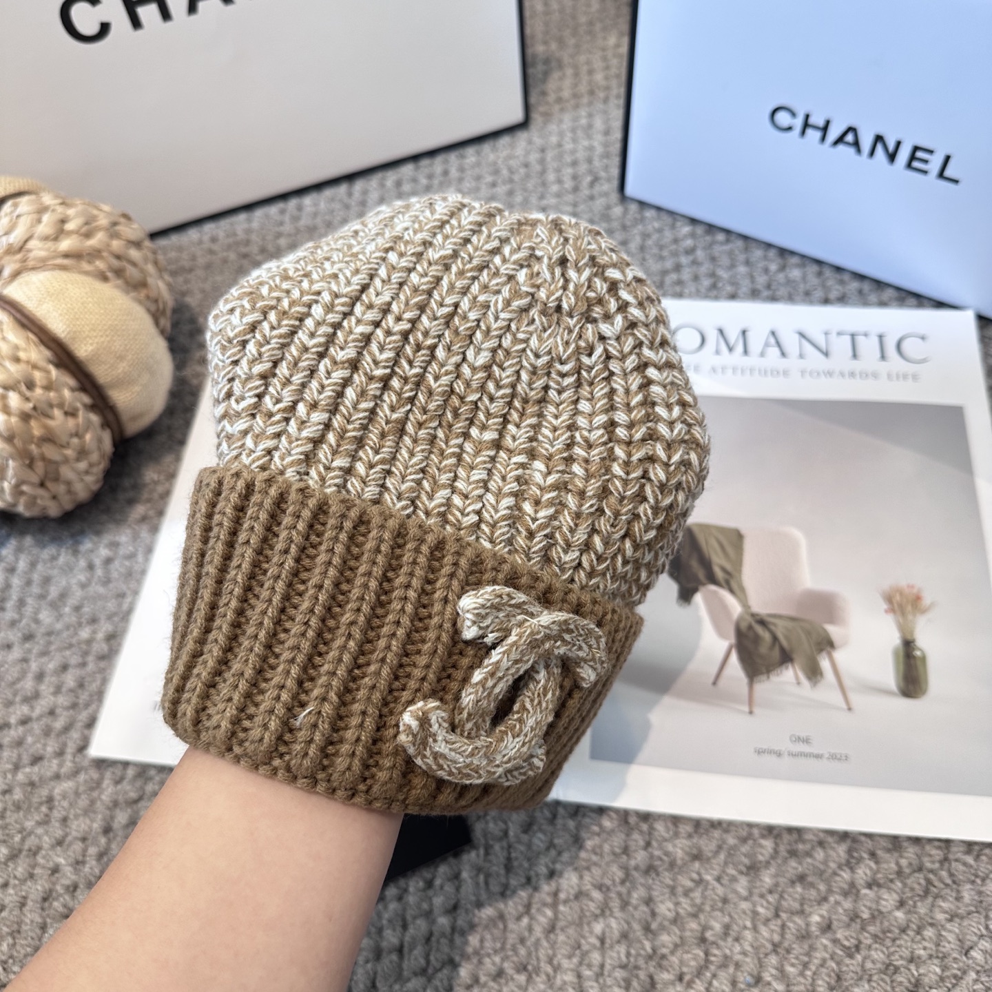  Chanel官网品质香奈儿秋冬网红时尚博主推荐款毛线帽，小红书爆款，手感超柔软舒适的针织线帽，弹性极佳