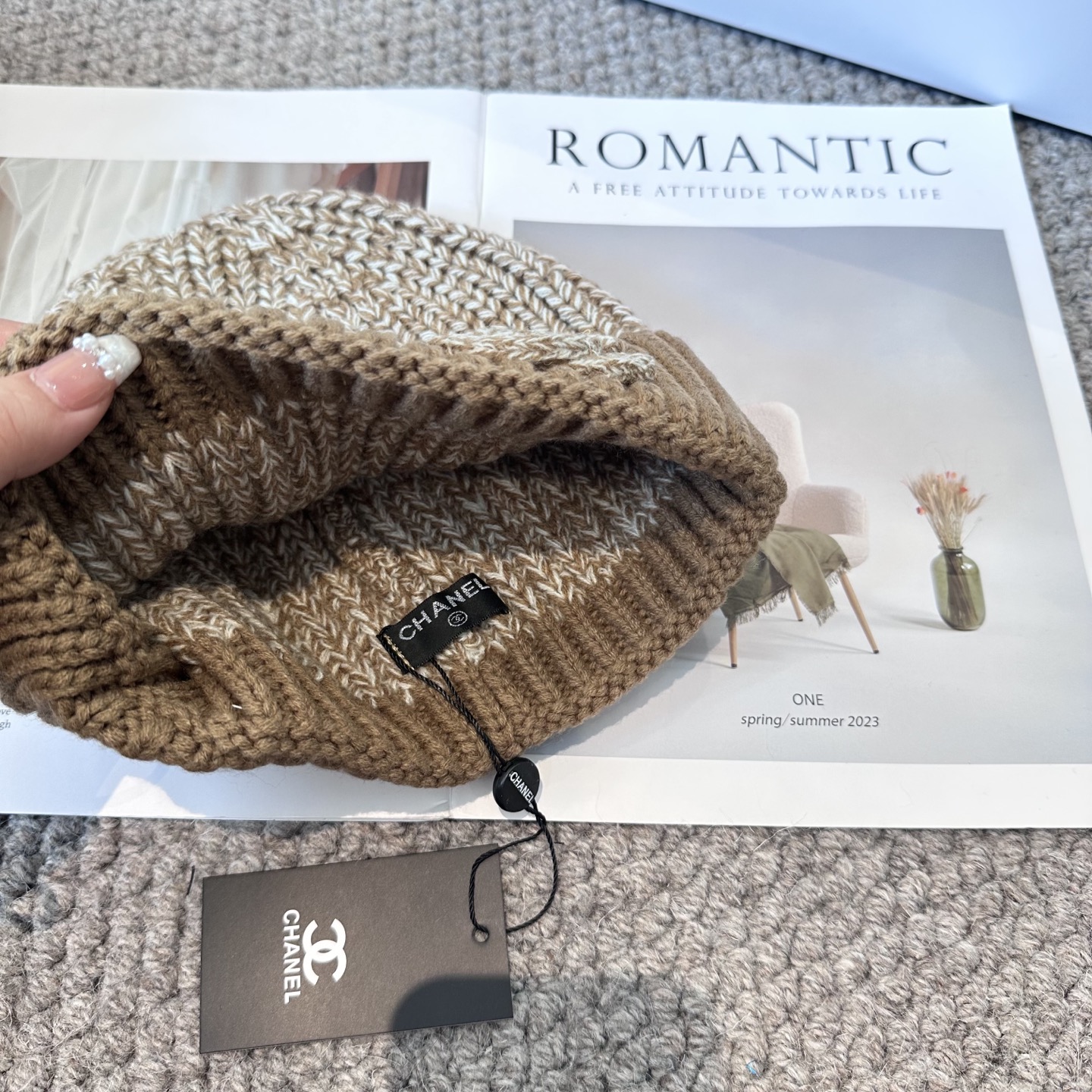  Chanel官网品质香奈儿秋冬网红时尚博主推荐款毛线帽，小红书爆款，手感超柔软舒适的针织线帽，弹性极佳