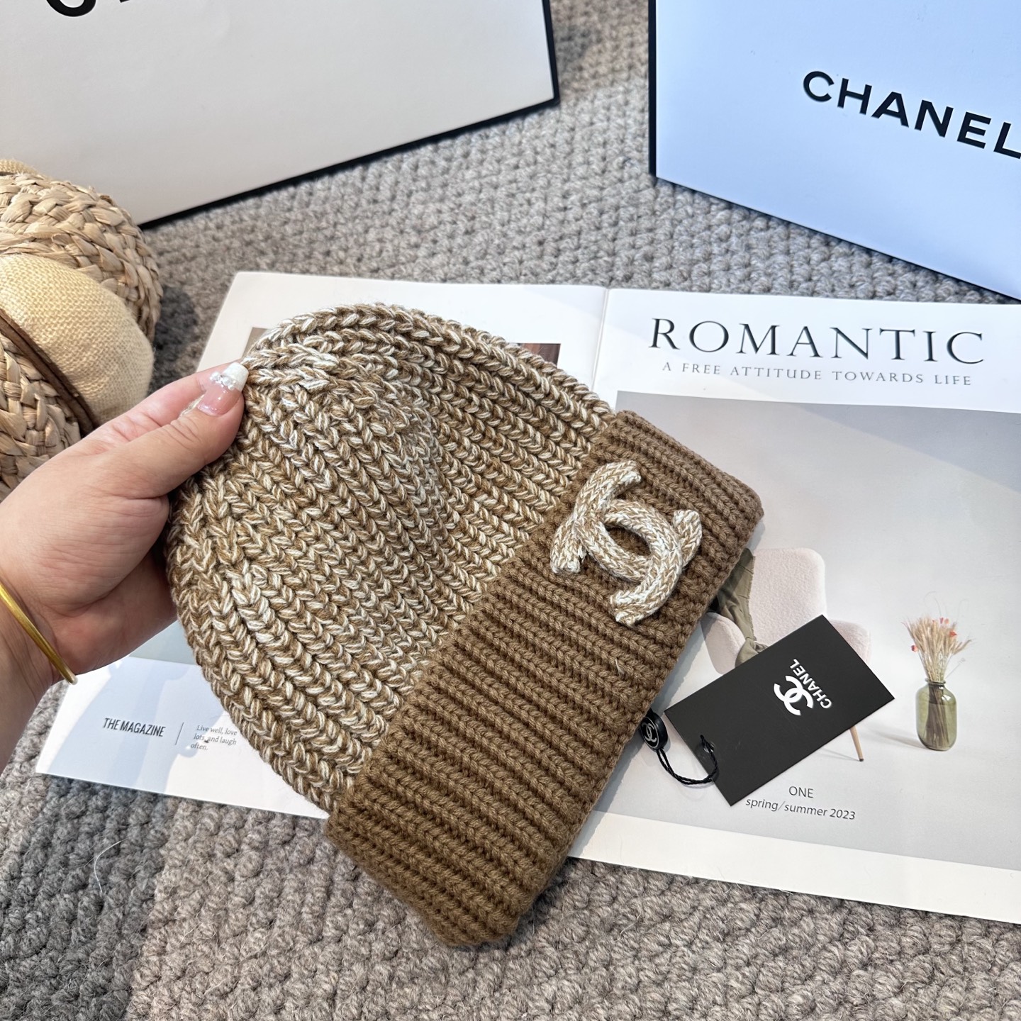  Chanel官网品质香奈儿秋冬网红时尚博主推荐款毛线帽，小红书爆款，手感超柔软舒适的针织线帽，弹性极佳