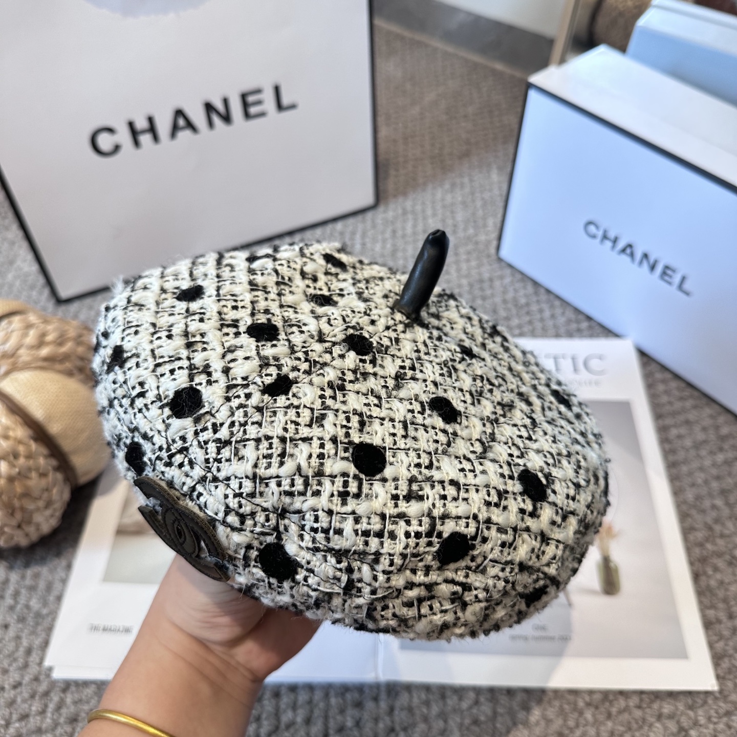  CHANEL香奈儿 新款皮革羊毛拼接贝雷帽女秋冬百搭辣妹个性显脸小 不挑人的帽型 