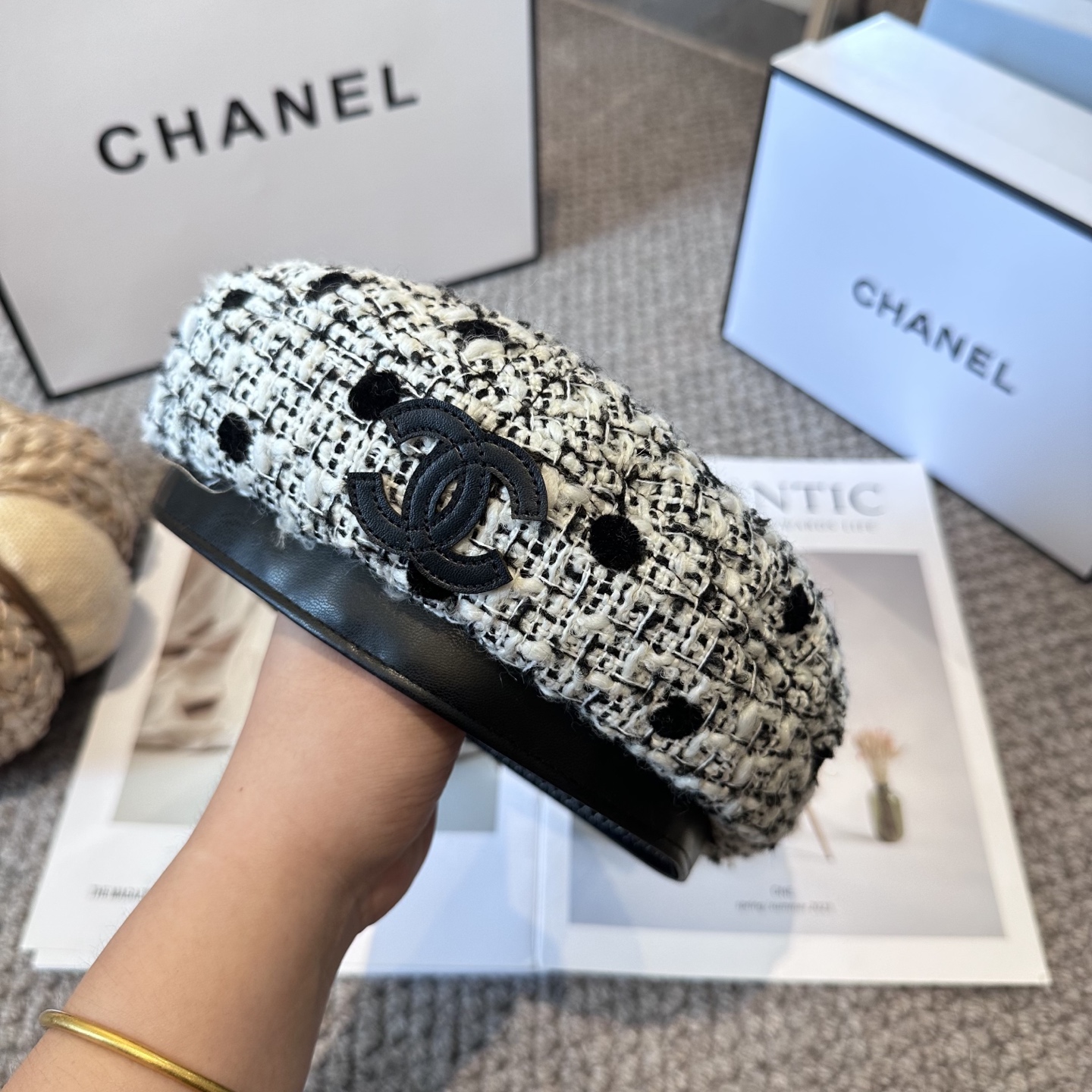  CHANEL香奈儿 新款皮革羊毛拼接贝雷帽女秋冬百搭辣妹个性显脸小 不挑人的帽型 