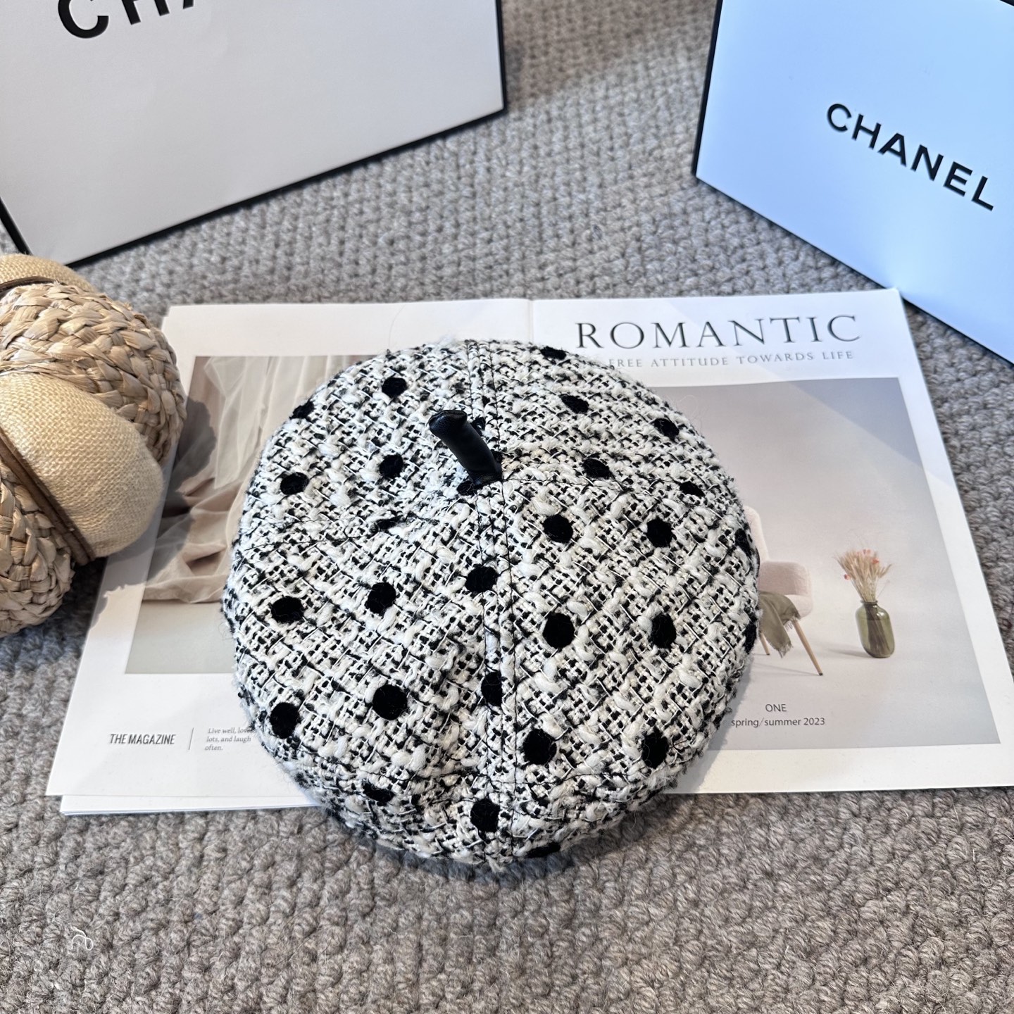  CHANEL香奈儿 新款皮革羊毛拼接贝雷帽女秋冬百搭辣妹个性显脸小 不挑人的帽型 