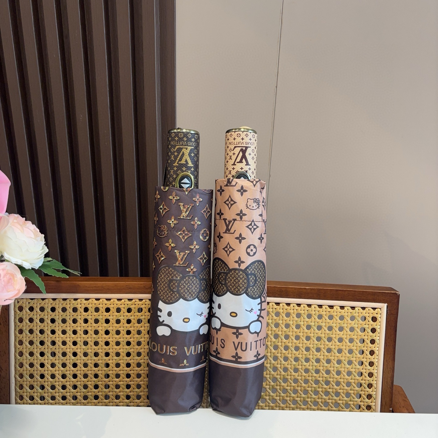  LOUIS VUITTON （路易威登）三折自动折叠晴雨伞 新涂层技术深色伞面 拥有令人惊喜的遮光效果