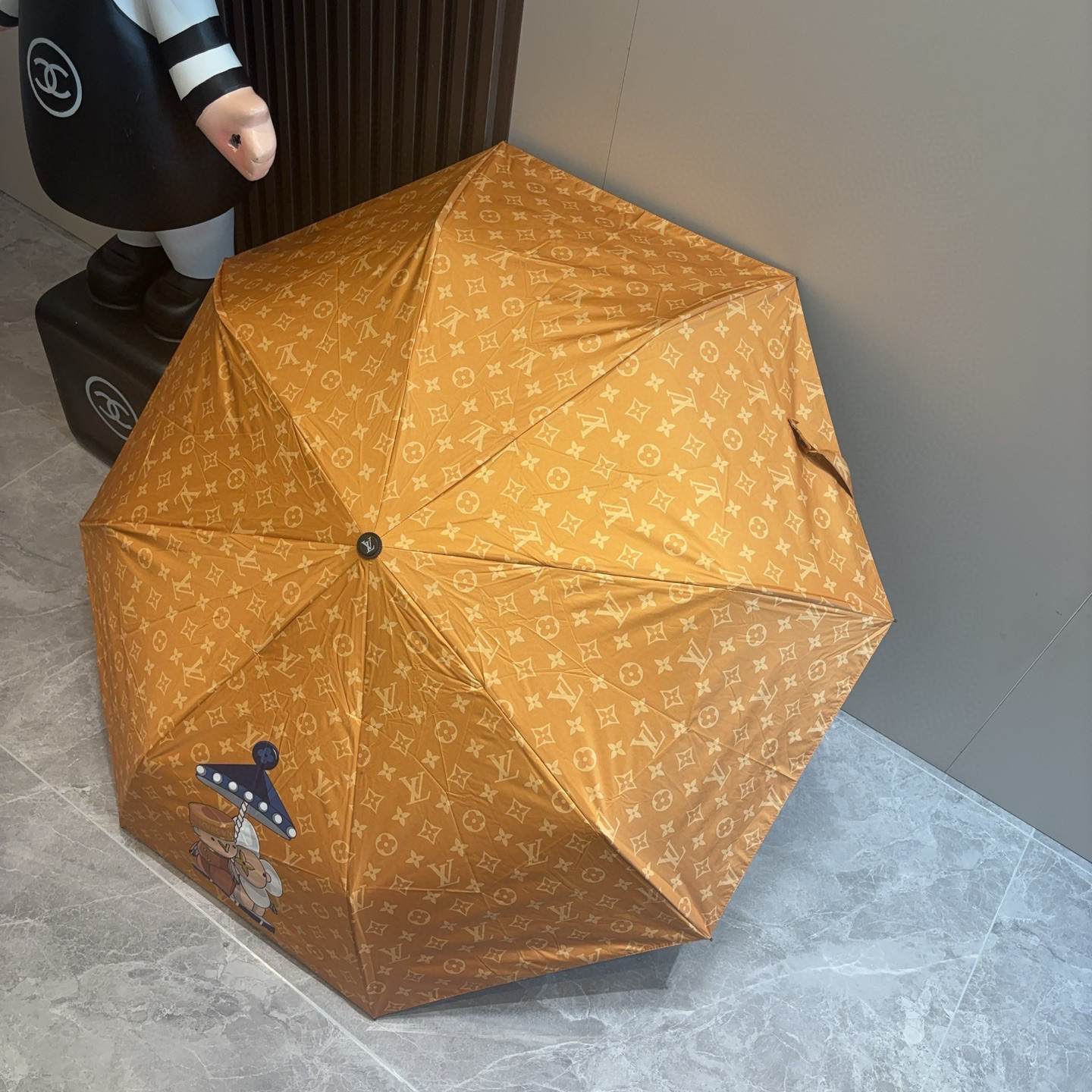  LOUIS VUITTON （路易威登）三折自动折叠晴雨伞 新涂层技术深色伞面 拥有令人惊喜的遮光效果