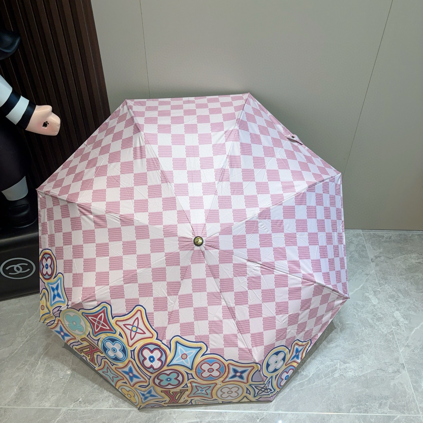  LOUIS VUITTON （路易威登）三折自动折叠晴雨伞 新涂层技术深色伞面 拥有令人惊喜的遮光效果