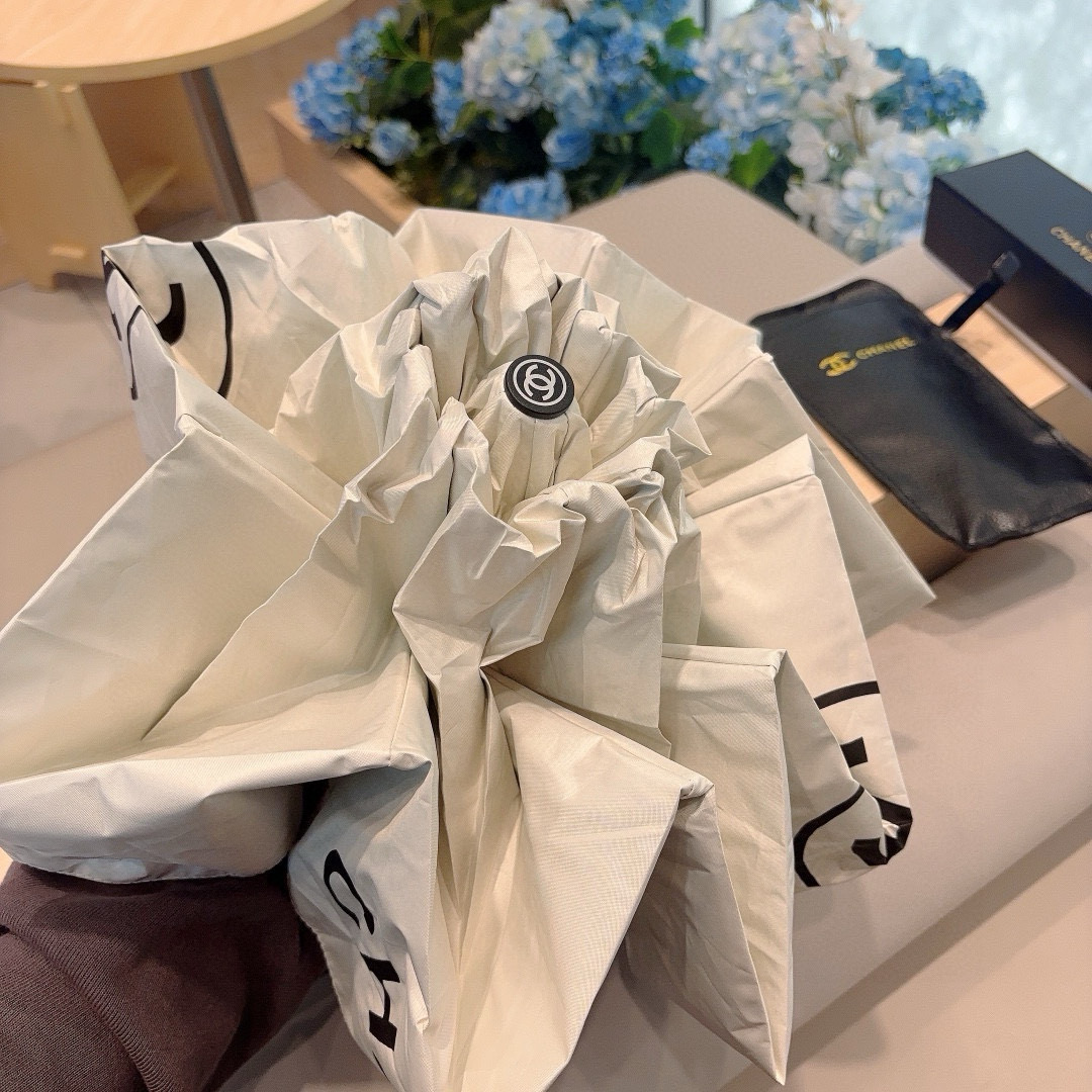CHANEL（香奈儿）珍珠手柄 五折手动折叠晴雨伞 选用台湾进口UV防紫外线伞布 原单代工级品质  🌹2