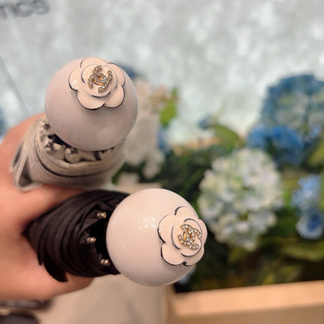 CHANEL（香奈儿）珍珠手柄 五折手动折叠晴雨伞 选用台湾进口UV防紫外线伞布 原单代工级品质  🌹2