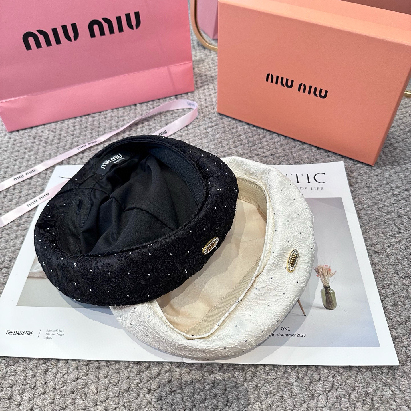 缪缪miumiu字母水钻贝雷帽女春秋款钩针定型画家帽薄款帽子显脸小